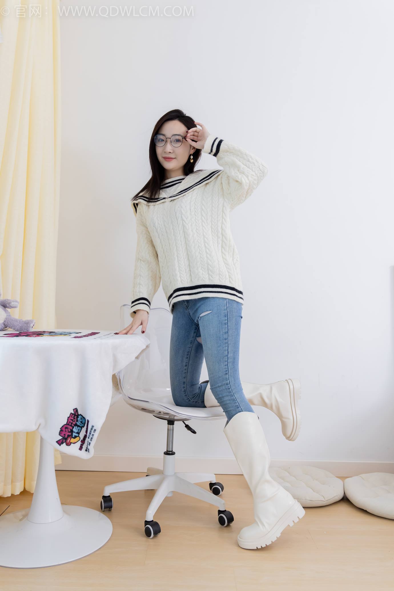 图片[37]-物恋传媒 NO.2302 恬恬-长靴、厚白丝、裤里丝、瑜伽动作老头乐挠脚剧情[115P] – 速更版-美库