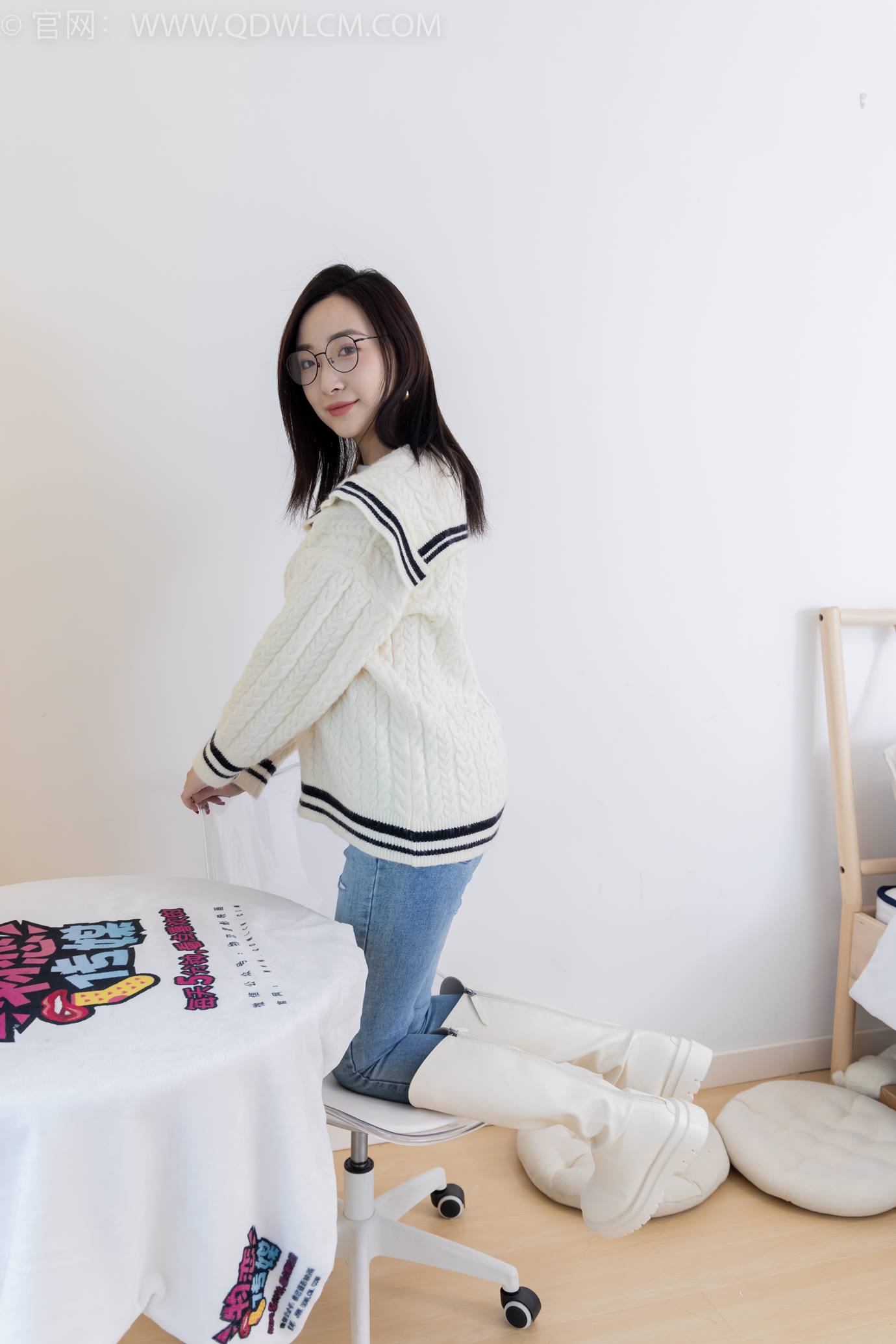 图片[40]-物恋传媒 NO.2302 恬恬-长靴、厚白丝、裤里丝、瑜伽动作老头乐挠脚剧情[115P] – 速更版-美库