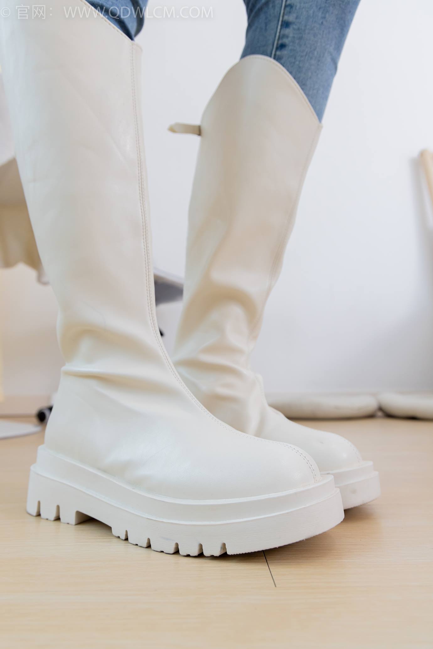 图片[45]-物恋传媒 NO.2302 恬恬-长靴、厚白丝、裤里丝、瑜伽动作老头乐挠脚剧情[115P] – 速更版-美库