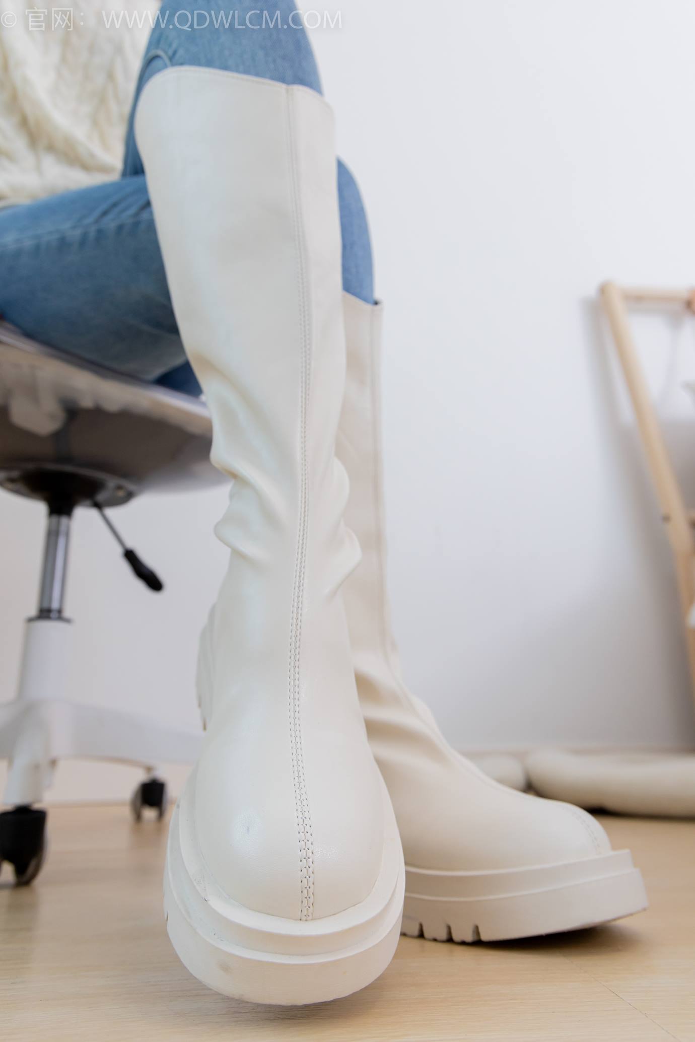 图片[48]-物恋传媒 NO.2302 恬恬-长靴、厚白丝、裤里丝、瑜伽动作老头乐挠脚剧情[115P] – 速更版-美库