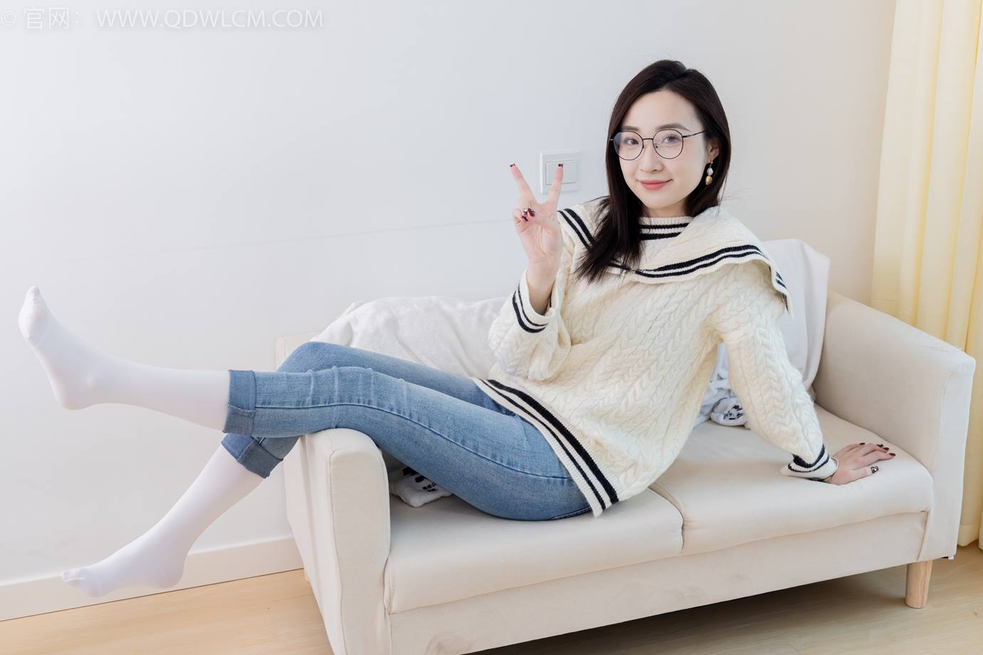 图片[84]-物恋传媒 NO.2302 恬恬-长靴、厚白丝、裤里丝、瑜伽动作老头乐挠脚剧情[115P] – 速更版-美库