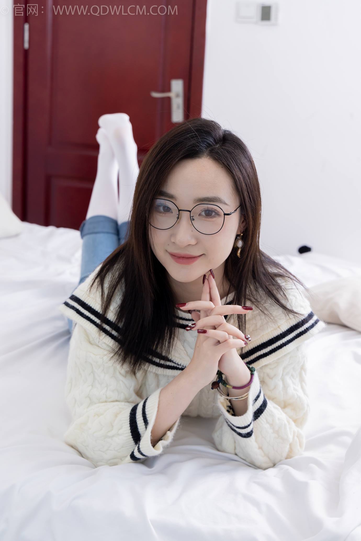 图片[95]-物恋传媒 NO.2302 恬恬-长靴、厚白丝、裤里丝、瑜伽动作老头乐挠脚剧情[115P] – 速更版-美库