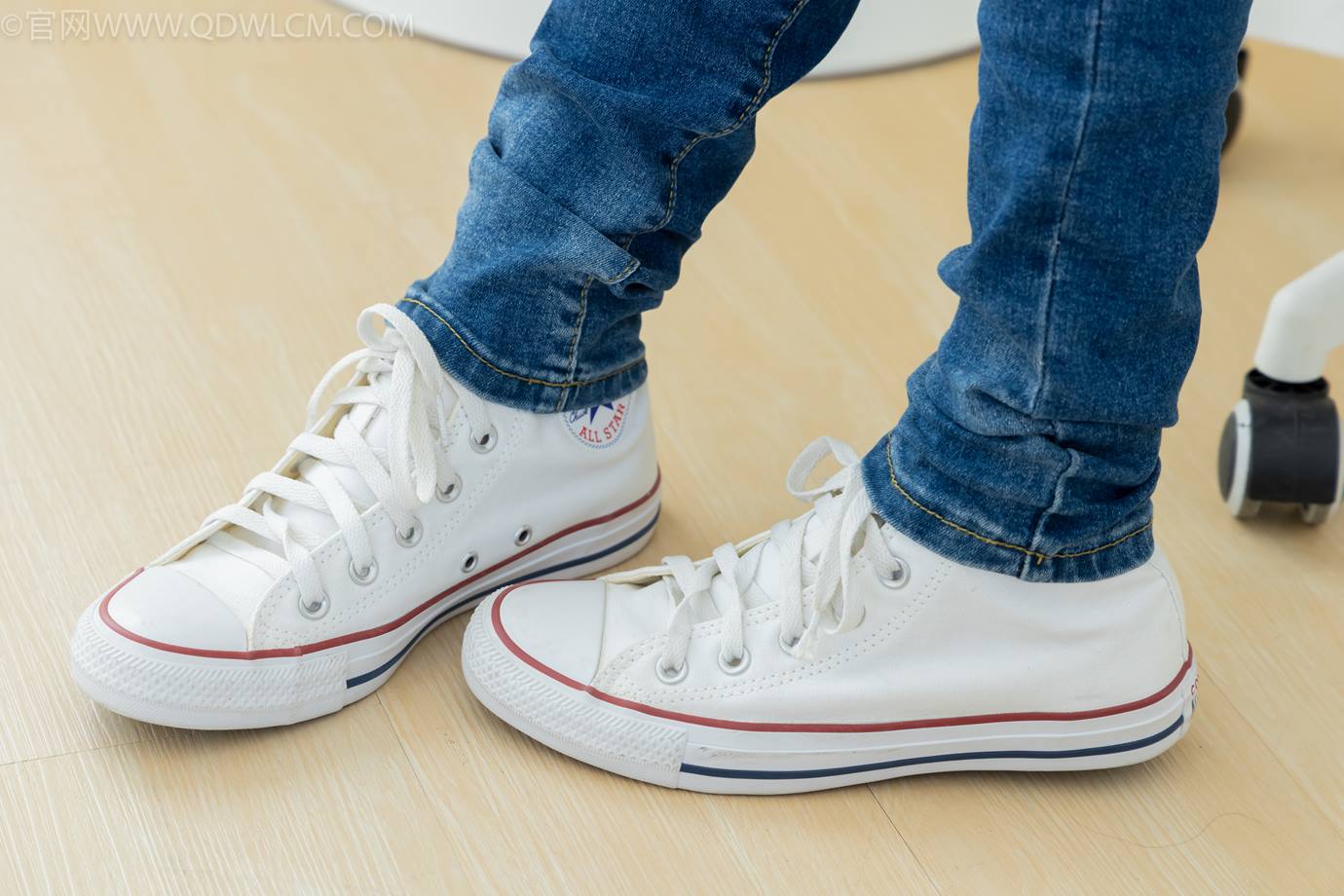 图片[16]-物恋传媒 NO.2303 闪闪-帆布鞋、短黑丝（脚尖加固款）、自然穿着白棉袜、裸足[128P] – 速更版-美库