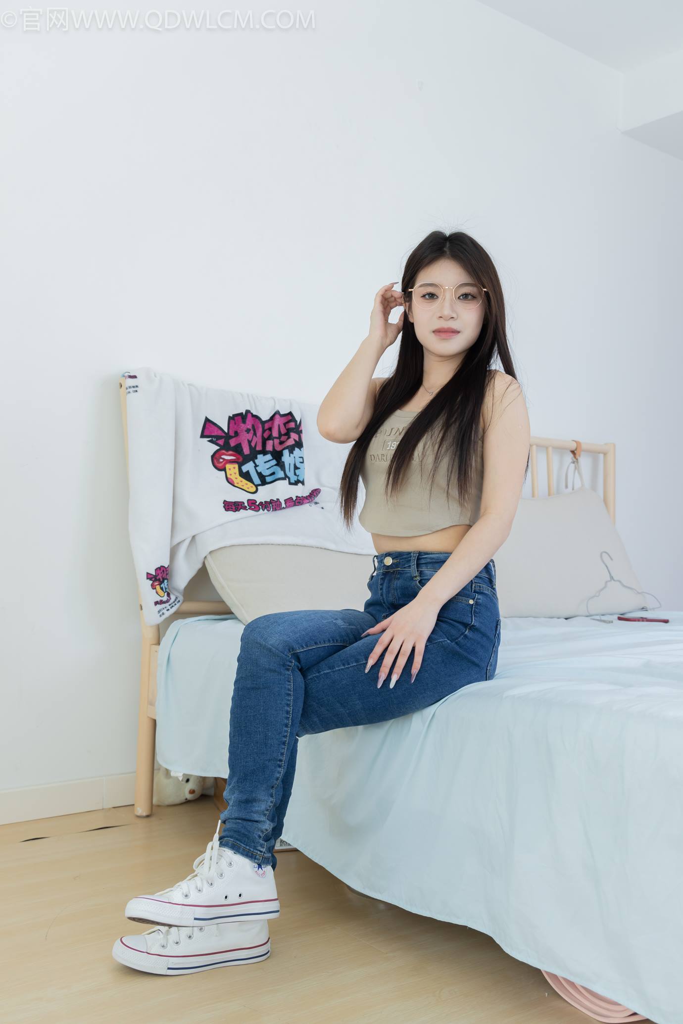 图片[75]-物恋传媒 NO.2303 闪闪-帆布鞋、短黑丝（脚尖加固款）、自然穿着白棉袜、裸足[128P] – 速更版-美库