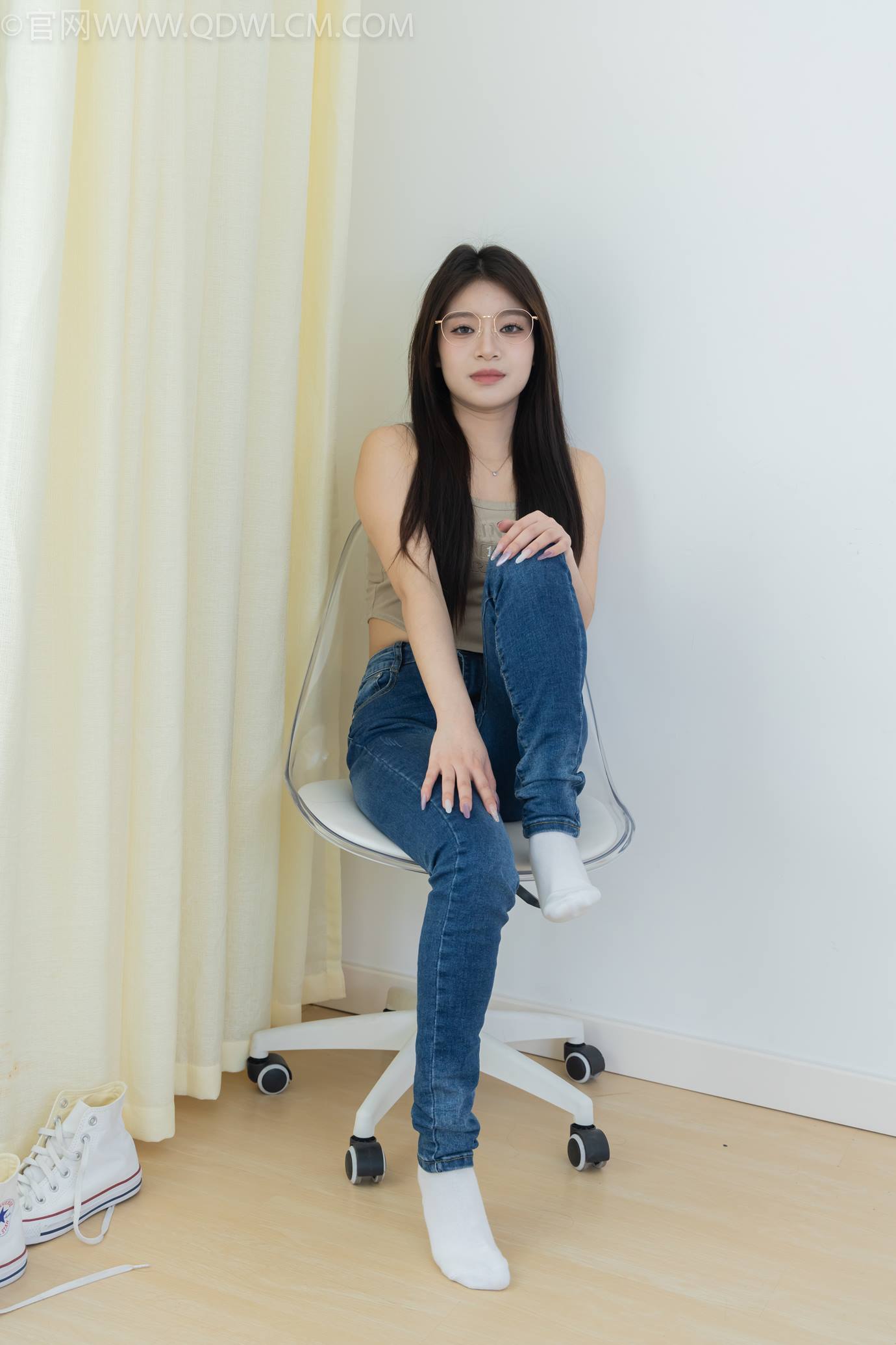 图片[101]-物恋传媒 NO.2303 闪闪-帆布鞋、短黑丝（脚尖加固款）、自然穿着白棉袜、裸足[128P] – 速更版-美库