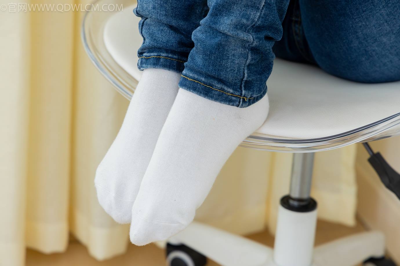 图片[120]-物恋传媒 NO.2303 闪闪-帆布鞋、短黑丝（脚尖加固款）、自然穿着白棉袜、裸足[128P] – 速更版-美库