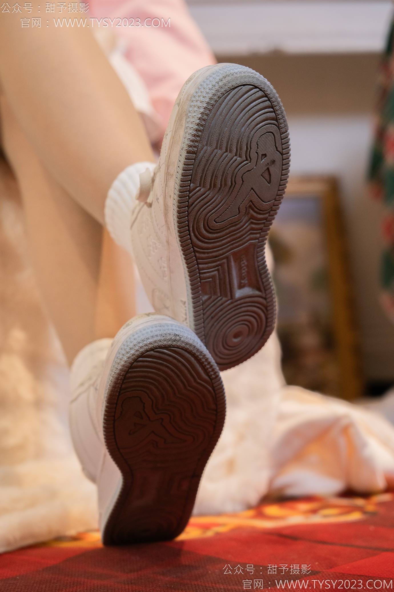 图片[29]-甜予摄影 NO.131 璇璇-板鞋、白棉袜、薄肉丝[91P] – 速更版-美库