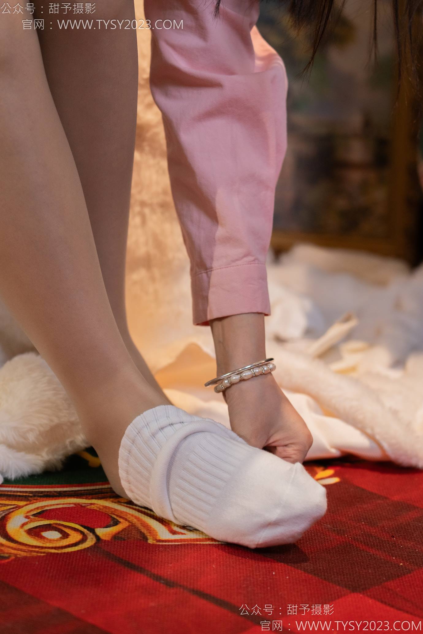 图片[71]-甜予摄影 NO.131 璇璇-板鞋、白棉袜、薄肉丝[91P] – 速更版-美库