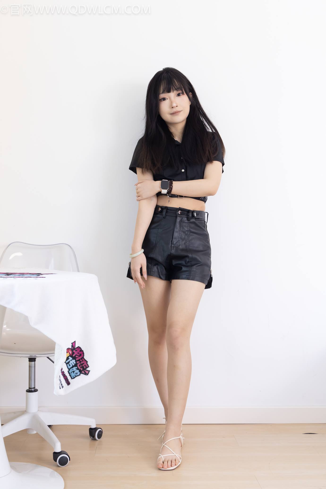 图片[25]-物恋传媒 NO.2304 嘟嘟-平底鞋、黑色网袜、裸足[124P] – 速更版-美库