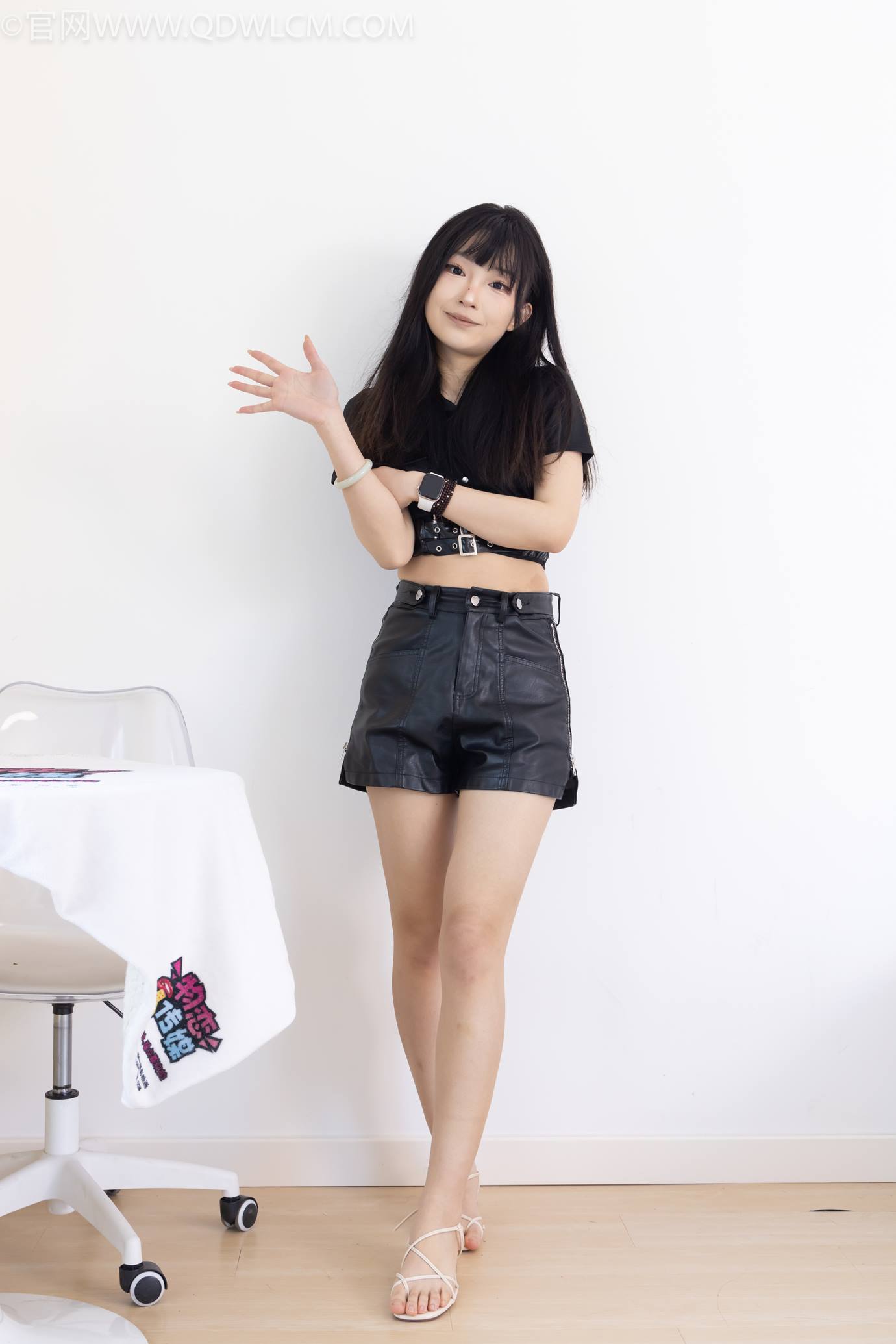 图片[26]-物恋传媒 NO.2304 嘟嘟-平底鞋、黑色网袜、裸足[124P] – 速更版-美库