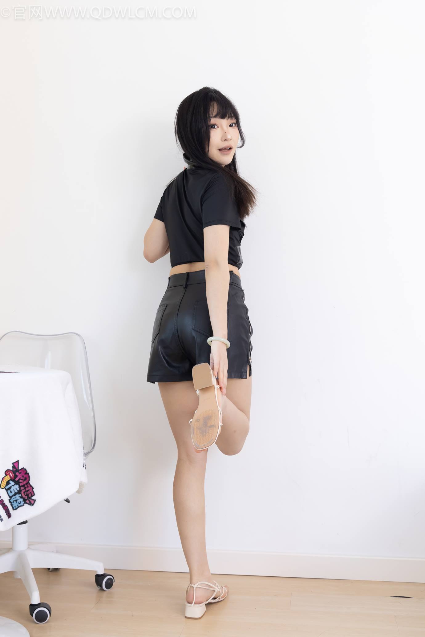 图片[29]-物恋传媒 NO.2304 嘟嘟-平底鞋、黑色网袜、裸足[124P] – 速更版-美库