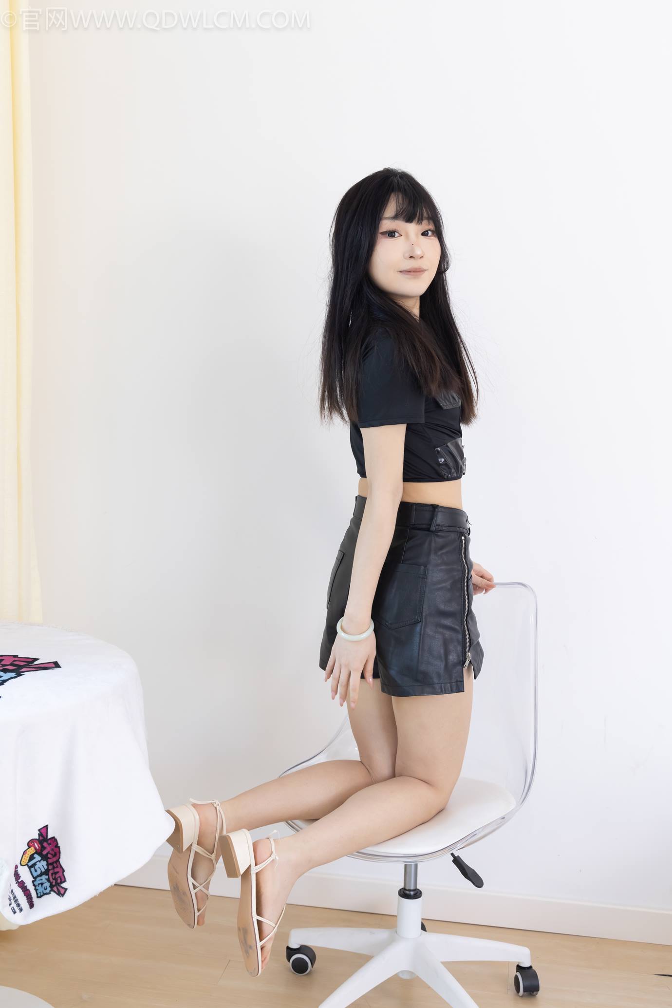 图片[41]-物恋传媒 NO.2304 嘟嘟-平底鞋、黑色网袜、裸足[124P] – 速更版-美库