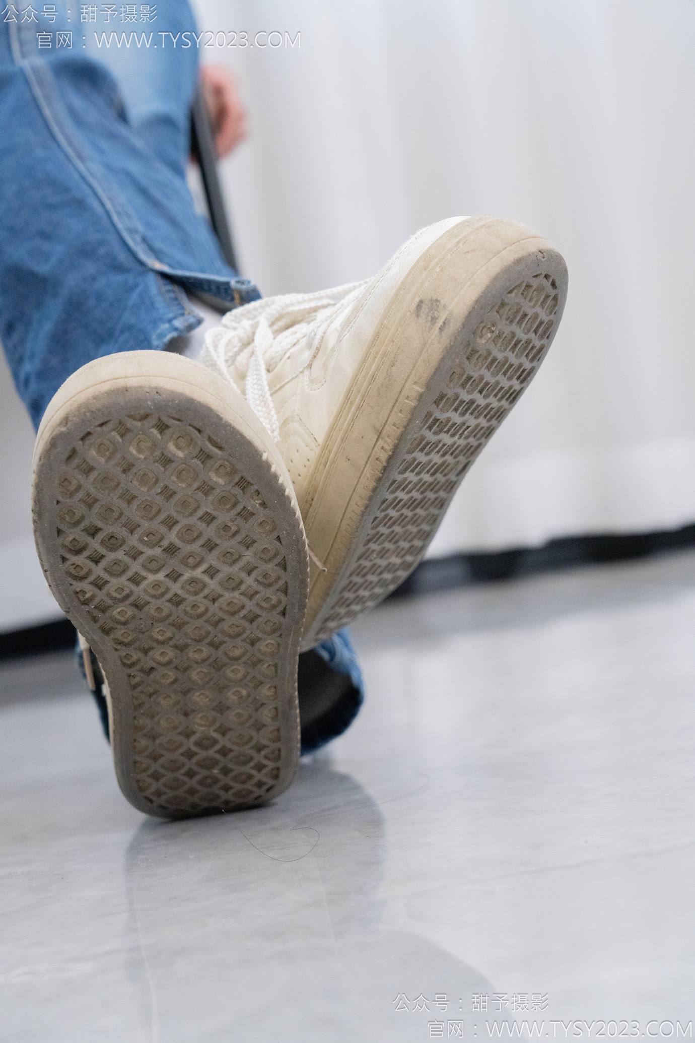 图片[18]-甜予摄影 NO.132 诺诺-板鞋、白棉袜、裸足[97P] – 速更版-美库