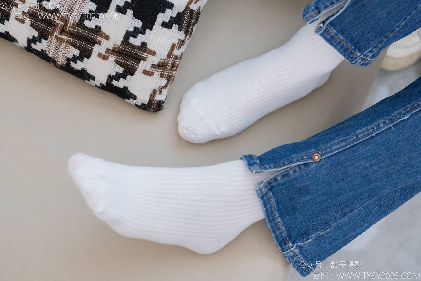 图片[26]-甜予摄影 NO.132 诺诺-板鞋、白棉袜、裸足[97P] – 速更版-美库