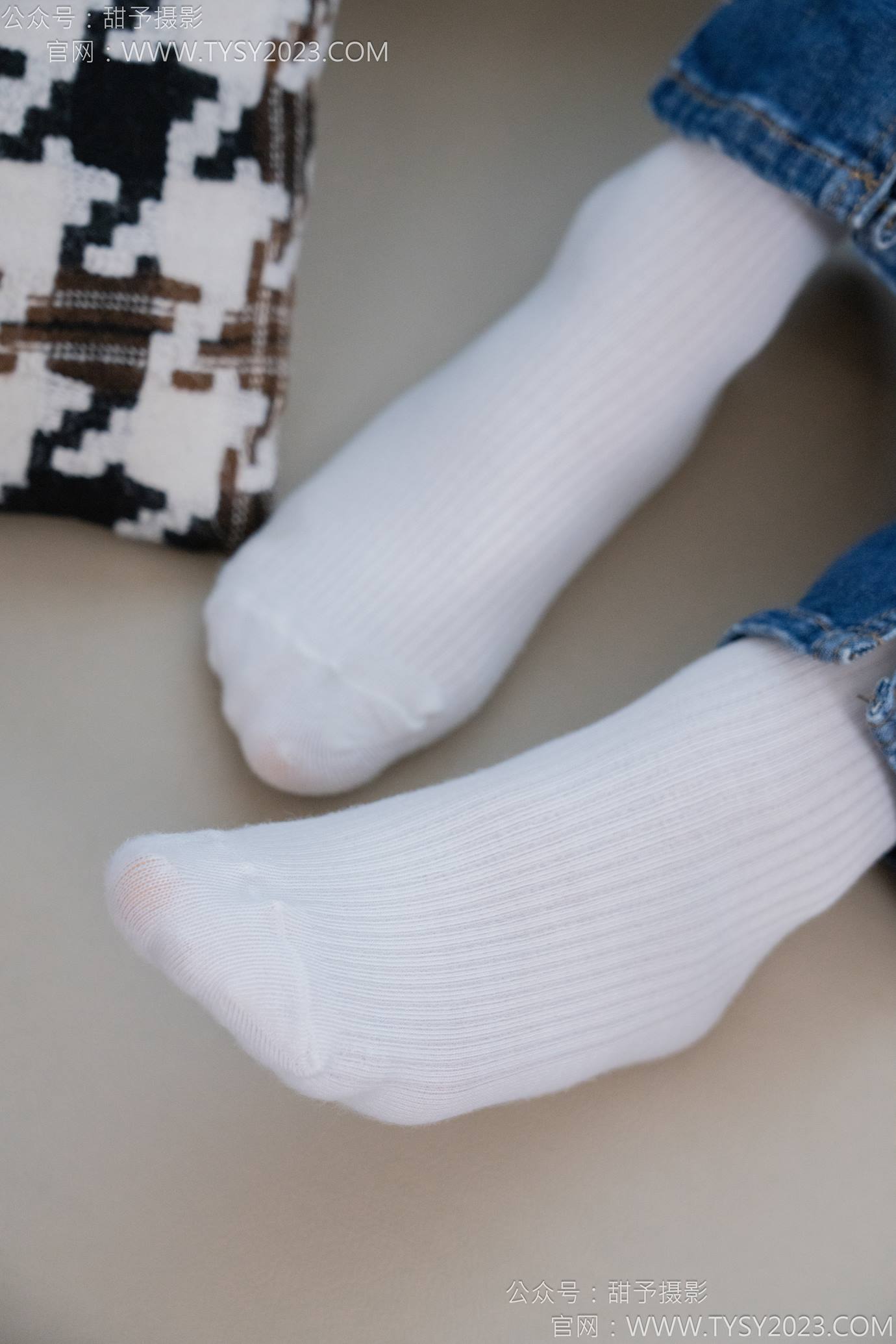 图片[27]-甜予摄影 NO.132 诺诺-板鞋、白棉袜、裸足[97P] – 速更版-美库