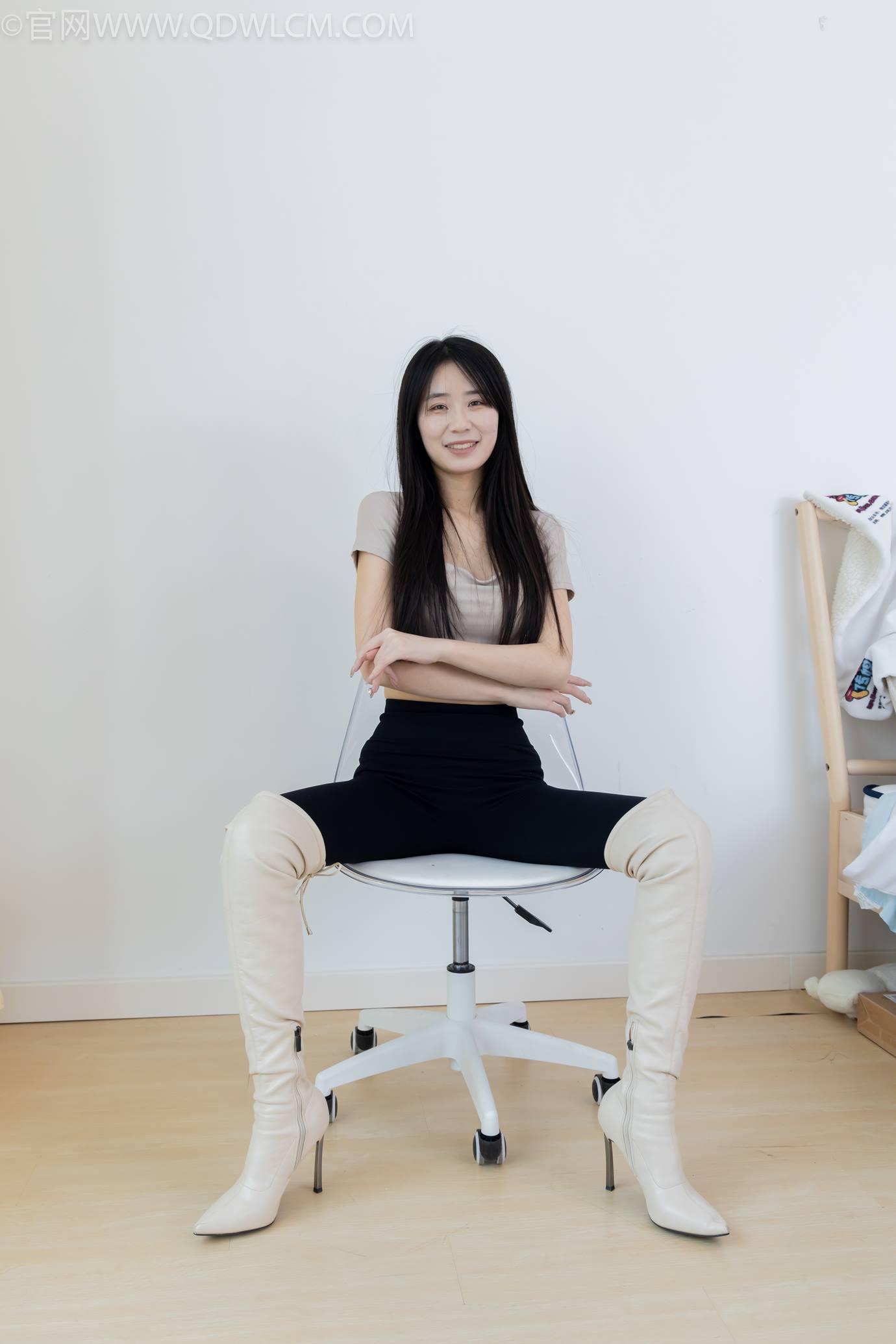 图片[19]-物恋传媒 NO.2305 菜菜-高跟长靴、短白棉袜、裸足[152P] – 速更版-美库