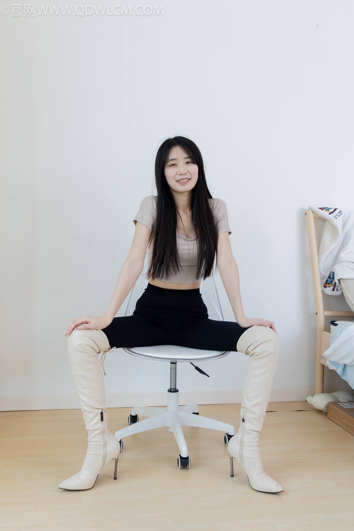 图片[20]-物恋传媒 NO.2305 菜菜-高跟长靴、短白棉袜、裸足[152P] – 速更版-美库