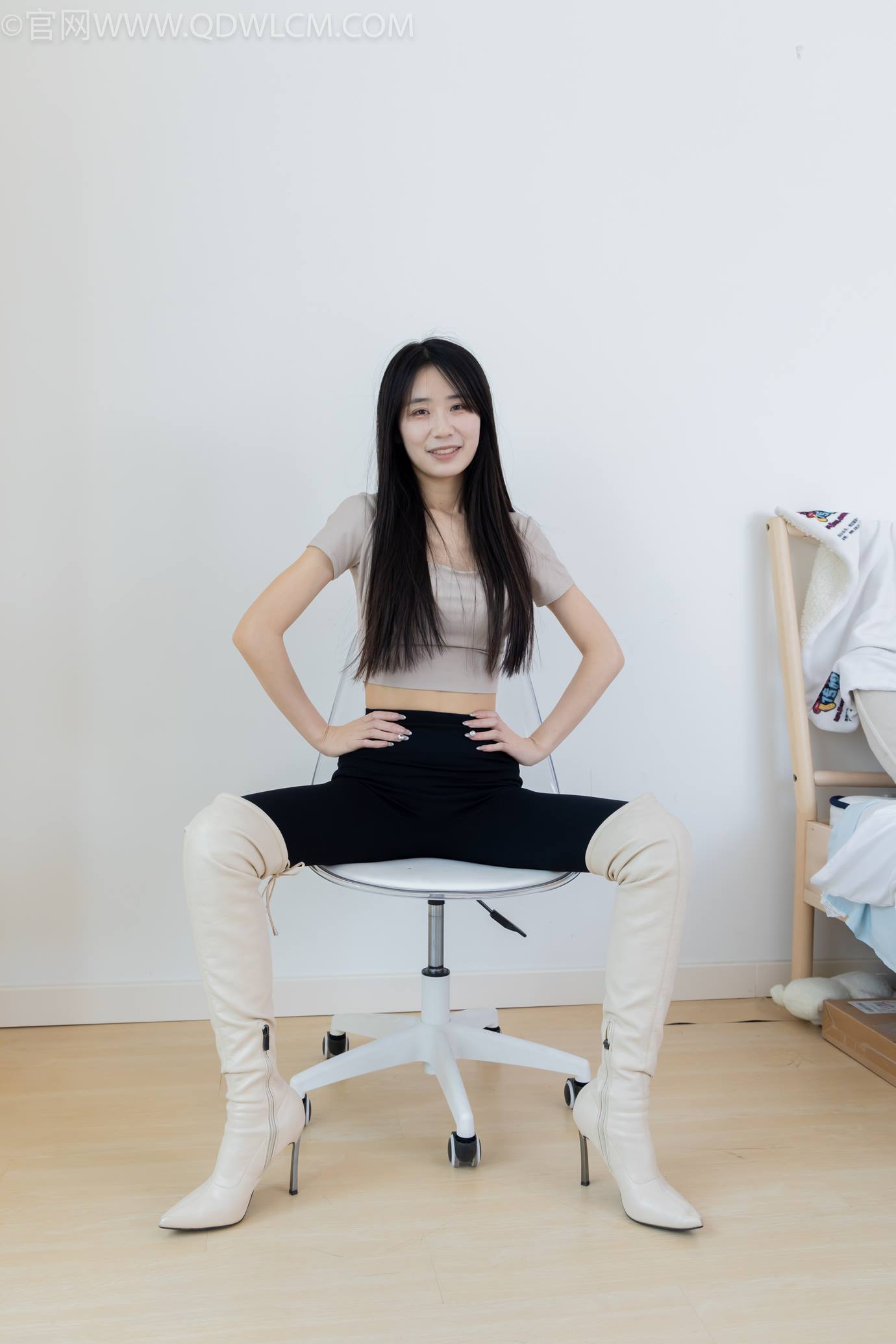 图片[21]-物恋传媒 NO.2305 菜菜-高跟长靴、短白棉袜、裸足[152P] – 速更版-美库