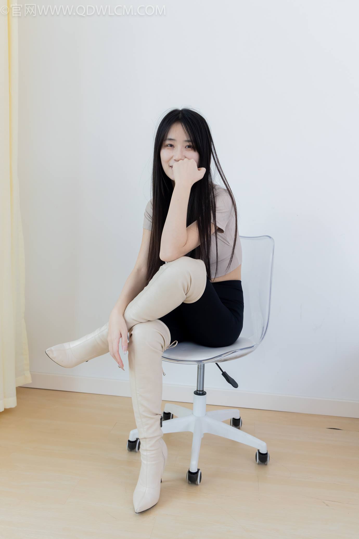 图片[23]-物恋传媒 NO.2305 菜菜-高跟长靴、短白棉袜、裸足[152P] – 速更版-美库