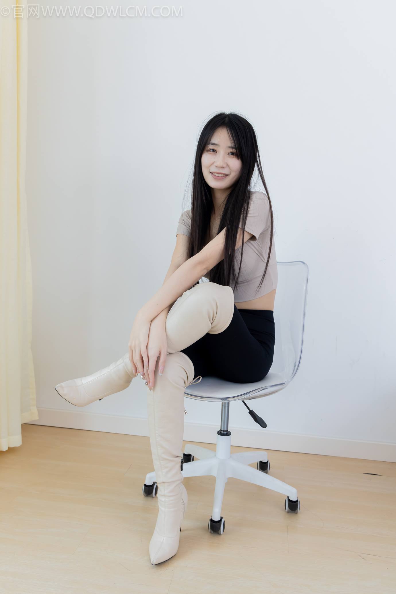 图片[24]-物恋传媒 NO.2305 菜菜-高跟长靴、短白棉袜、裸足[152P] – 速更版-美库