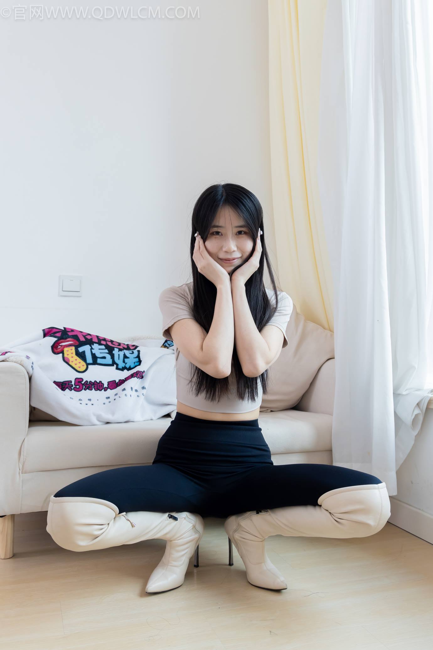 图片[41]-物恋传媒 NO.2305 菜菜-高跟长靴、短白棉袜、裸足[152P] – 速更版-美库