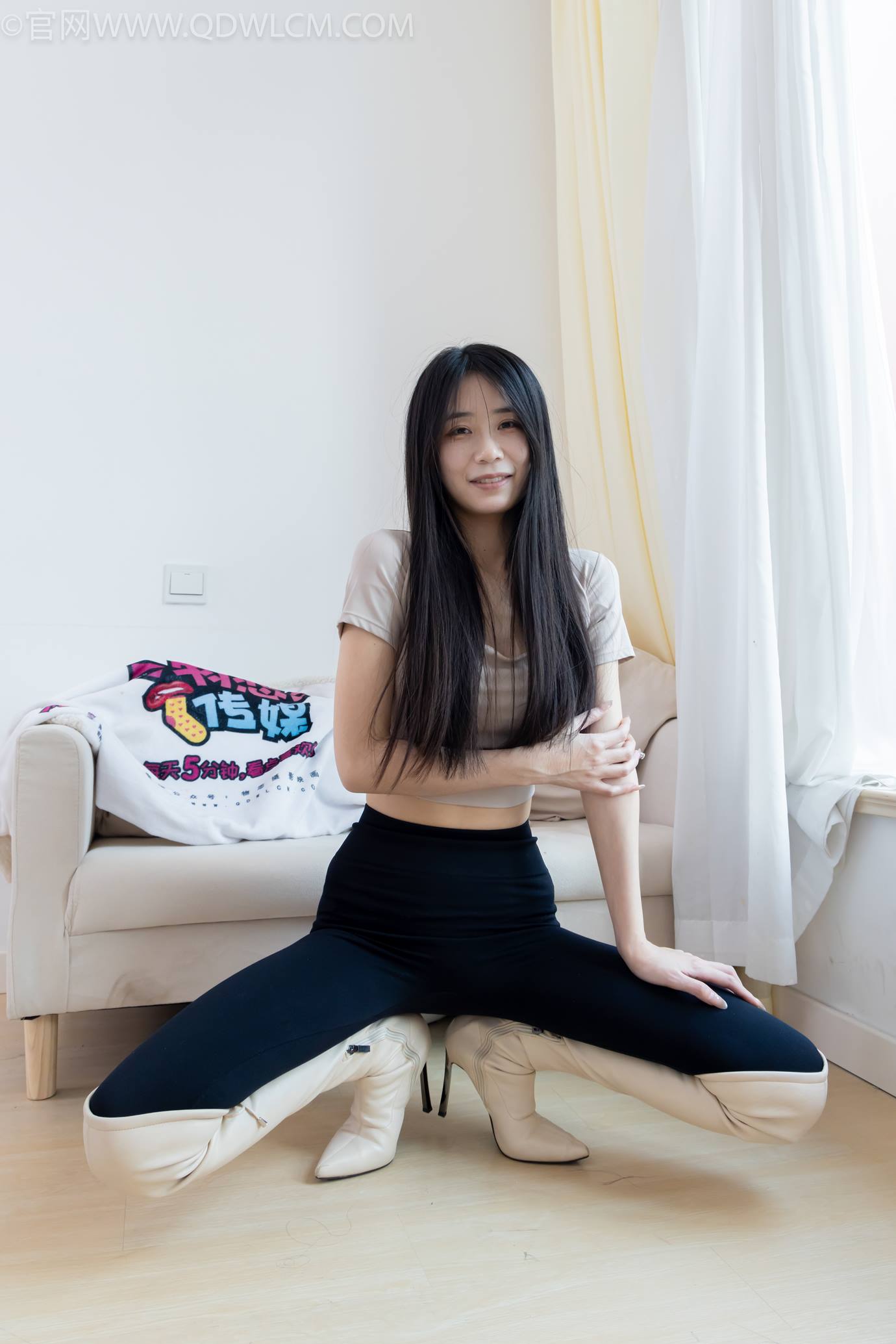 图片[46]-物恋传媒 NO.2305 菜菜-高跟长靴、短白棉袜、裸足[152P] – 速更版-美库