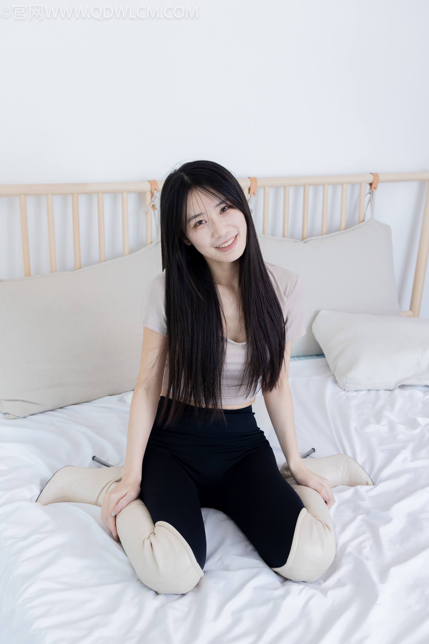 图片[63]-物恋传媒 NO.2305 菜菜-高跟长靴、短白棉袜、裸足[152P] – 速更版-美库