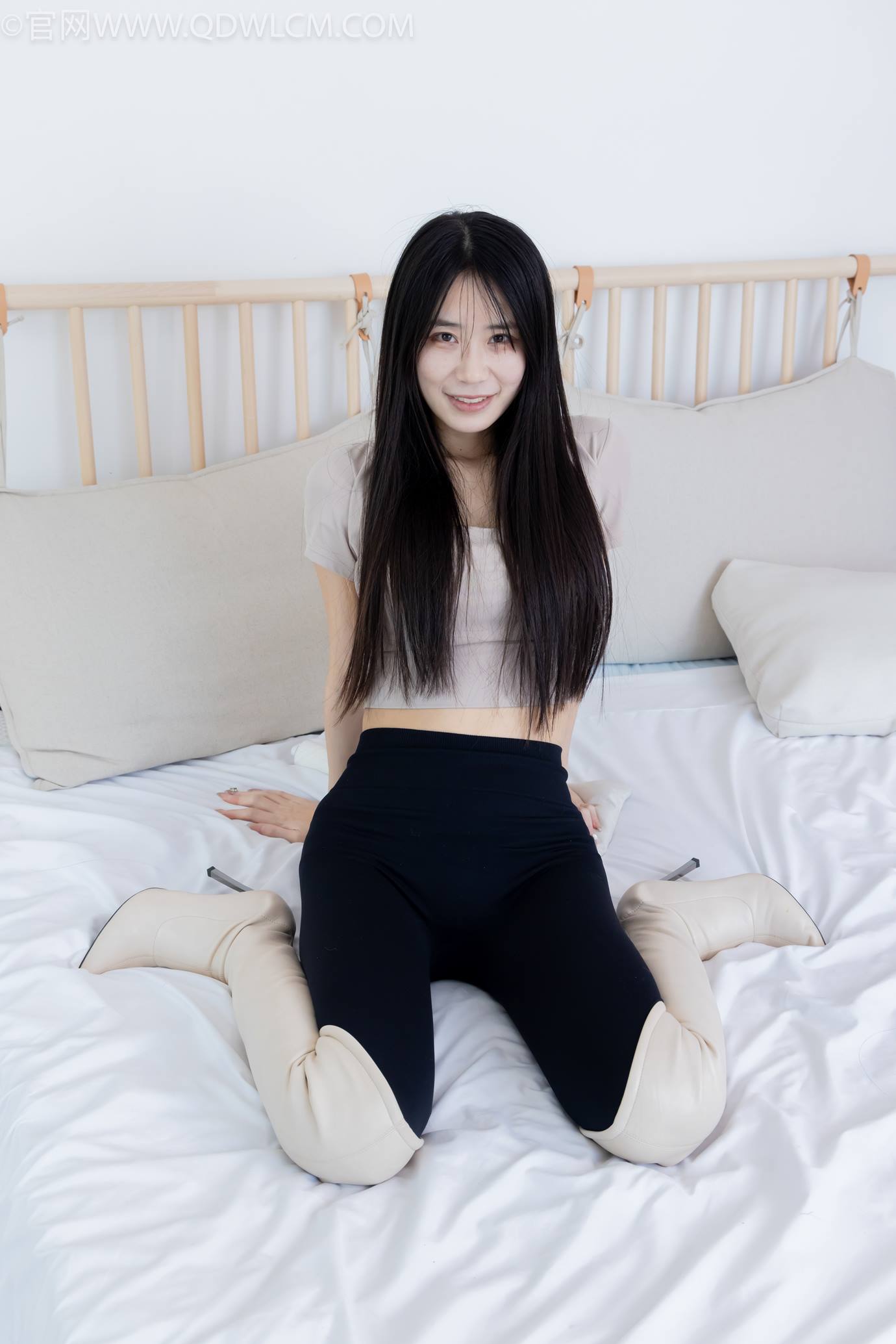 图片[64]-物恋传媒 NO.2305 菜菜-高跟长靴、短白棉袜、裸足[152P] – 速更版-美库