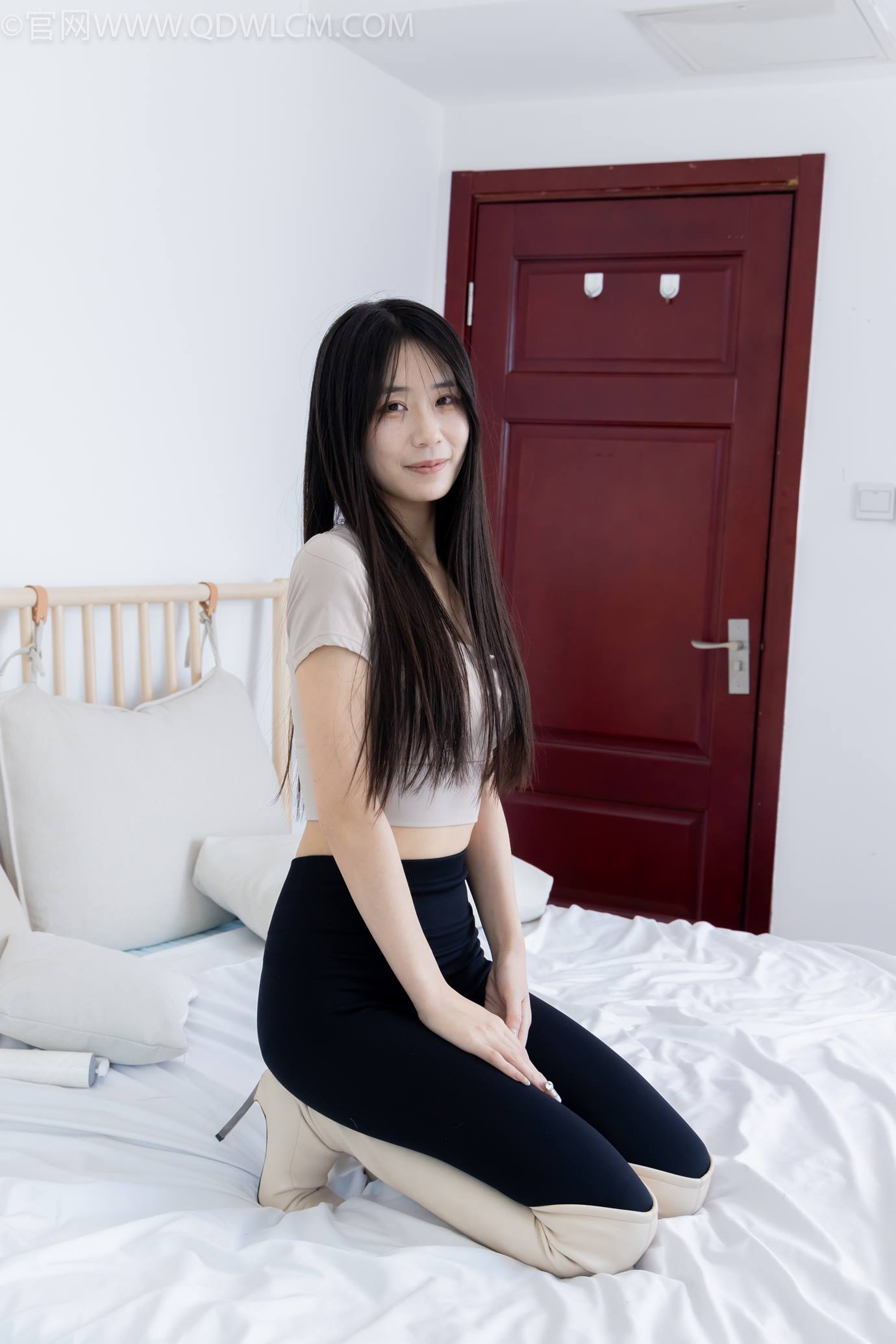 图片[65]-物恋传媒 NO.2305 菜菜-高跟长靴、短白棉袜、裸足[152P] – 速更版-美库