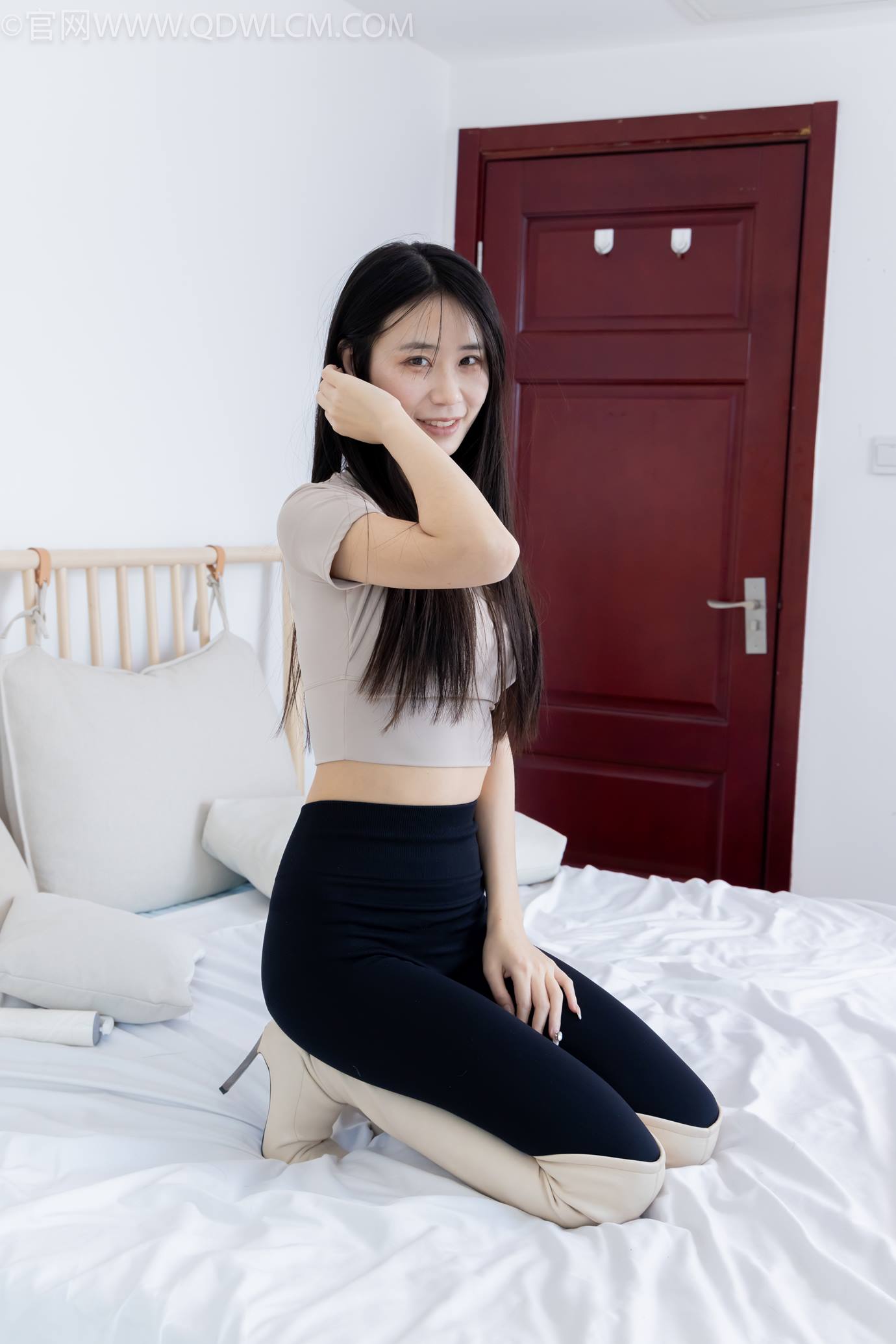 图片[67]-物恋传媒 NO.2305 菜菜-高跟长靴、短白棉袜、裸足[152P] – 速更版-美库