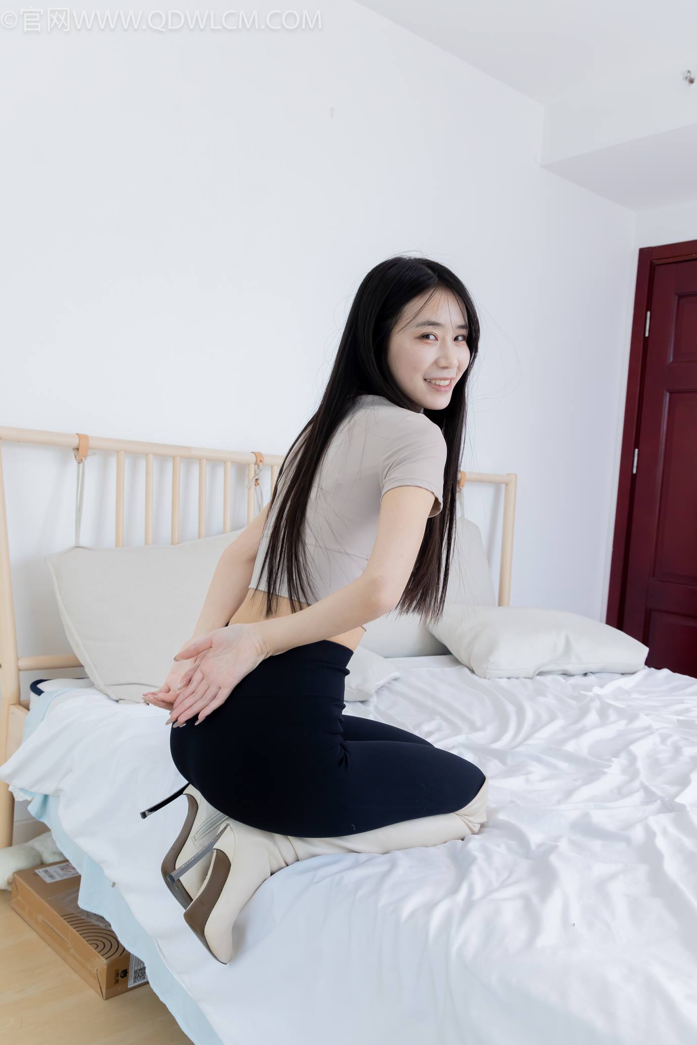 图片[70]-物恋传媒 NO.2305 菜菜-高跟长靴、短白棉袜、裸足[152P] – 速更版-美库