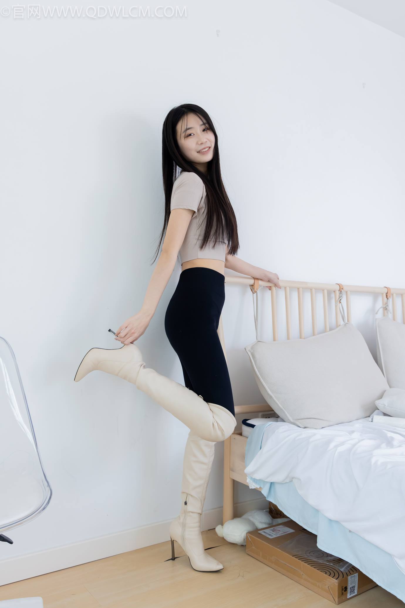 图片[75]-物恋传媒 NO.2305 菜菜-高跟长靴、短白棉袜、裸足[152P] – 速更版-美库