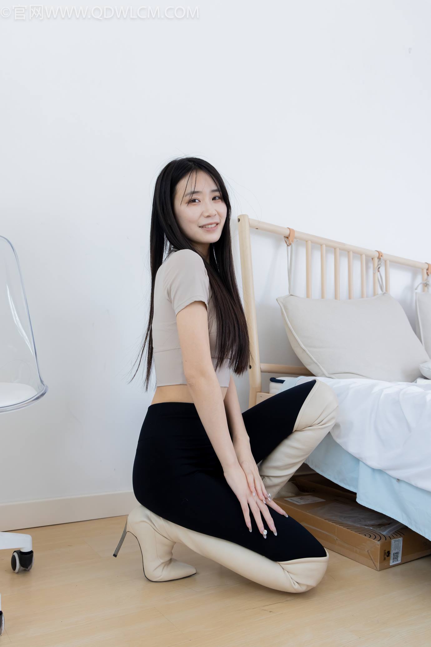 图片[79]-物恋传媒 NO.2305 菜菜-高跟长靴、短白棉袜、裸足[152P] – 速更版-美库