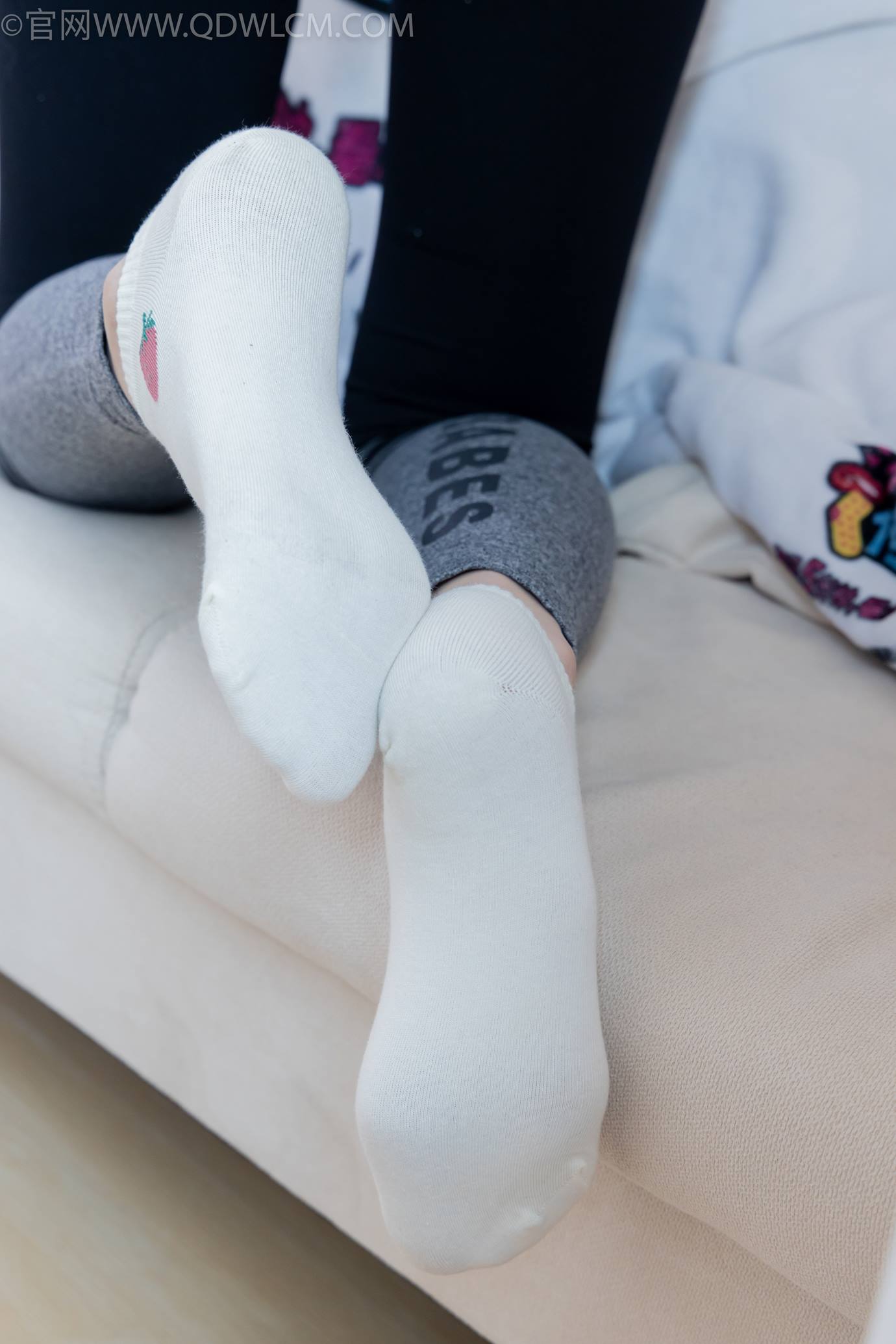 图片[89]-物恋传媒 NO.2305 菜菜-高跟长靴、短白棉袜、裸足[152P] – 速更版-美库