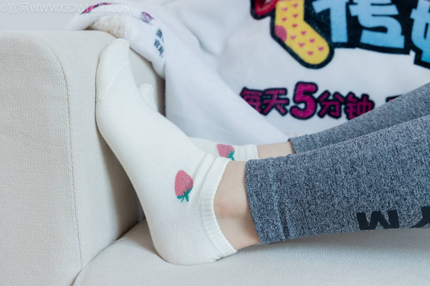 图片[95]-物恋传媒 NO.2305 菜菜-高跟长靴、短白棉袜、裸足[152P] – 速更版-美库