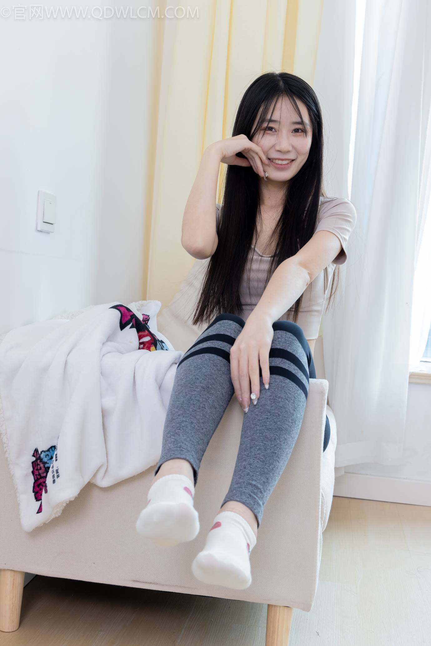 图片[97]-物恋传媒 NO.2305 菜菜-高跟长靴、短白棉袜、裸足[152P] – 速更版-美库