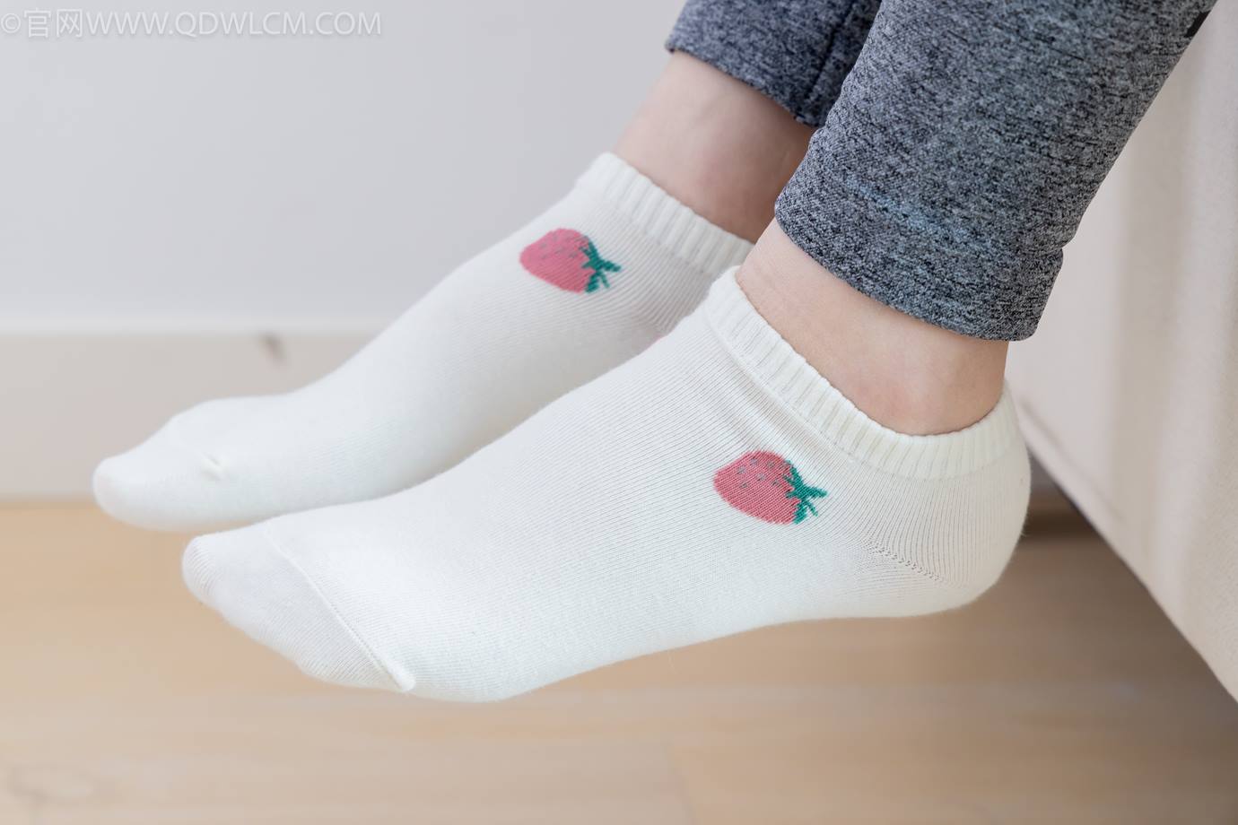 图片[100]-物恋传媒 NO.2305 菜菜-高跟长靴、短白棉袜、裸足[152P] – 速更版-美库