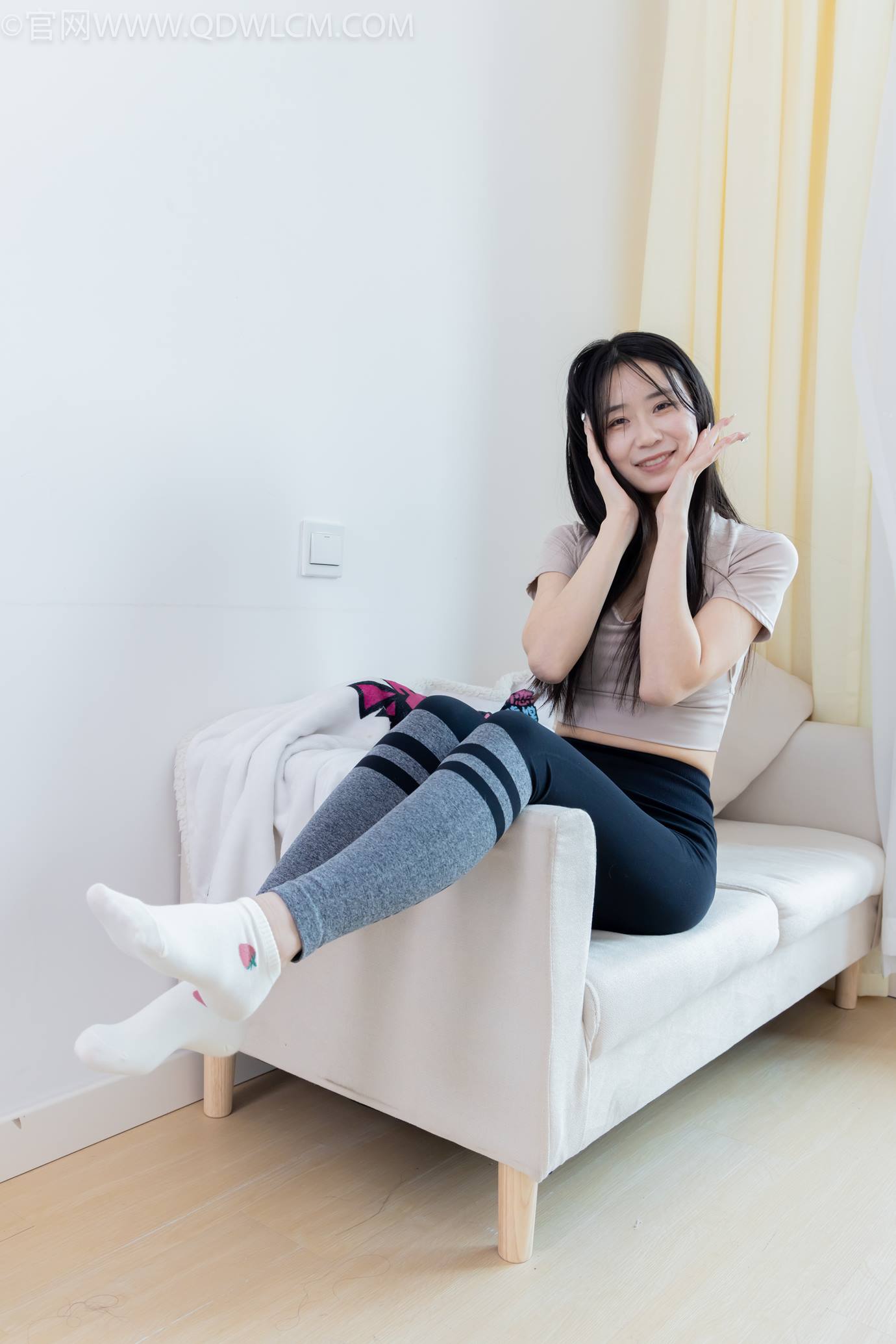 图片[103]-物恋传媒 NO.2305 菜菜-高跟长靴、短白棉袜、裸足[152P] – 速更版-美库