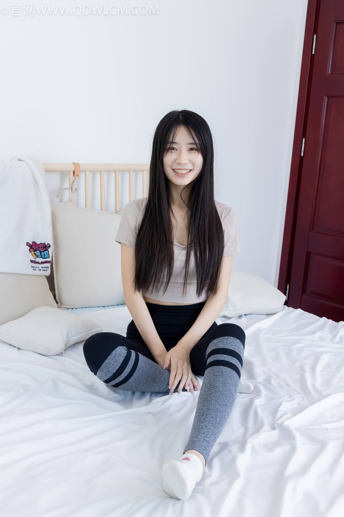 图片[110]-物恋传媒 NO.2305 菜菜-高跟长靴、短白棉袜、裸足[152P] – 速更版-美库