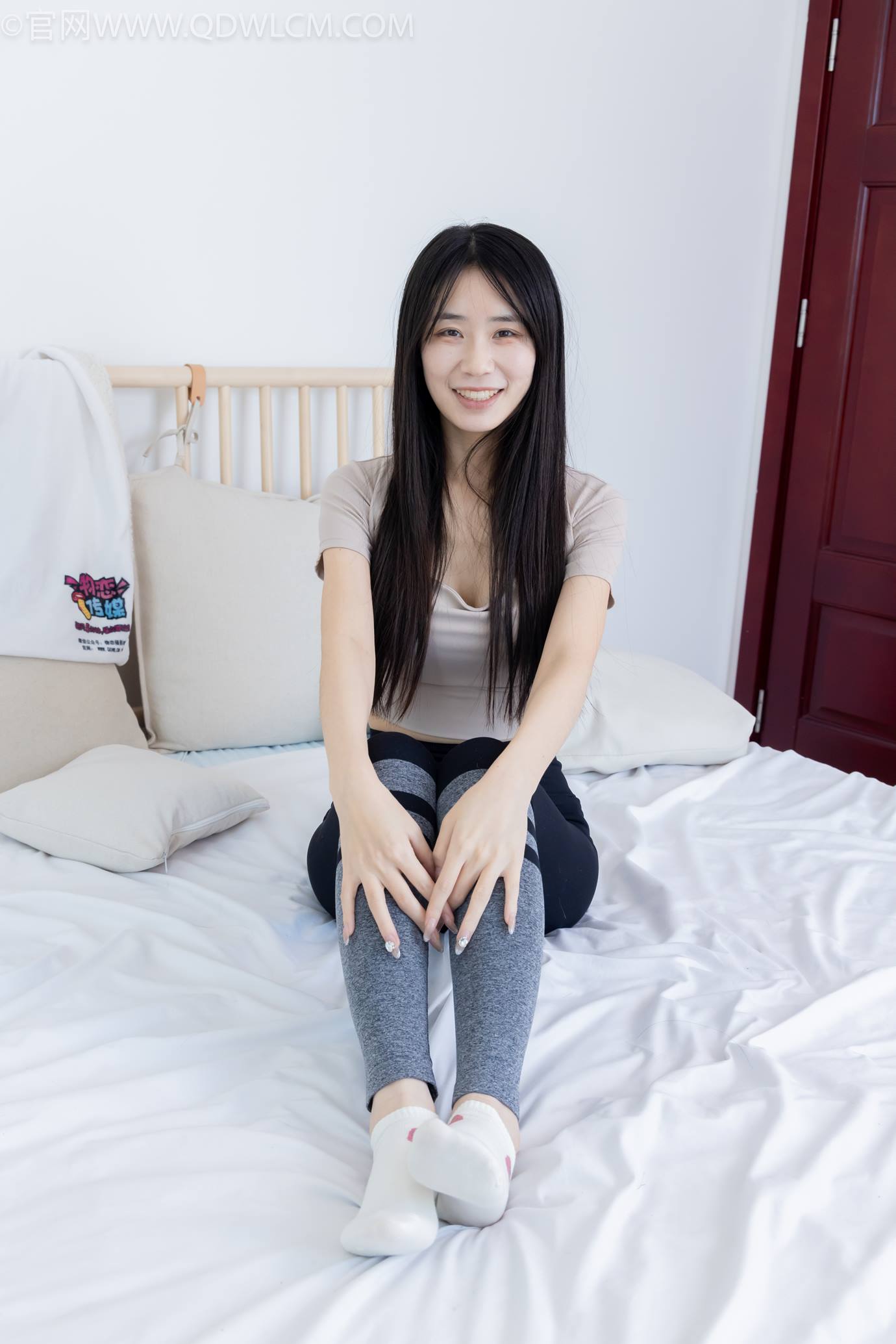 图片[111]-物恋传媒 NO.2305 菜菜-高跟长靴、短白棉袜、裸足[152P] – 速更版-美库