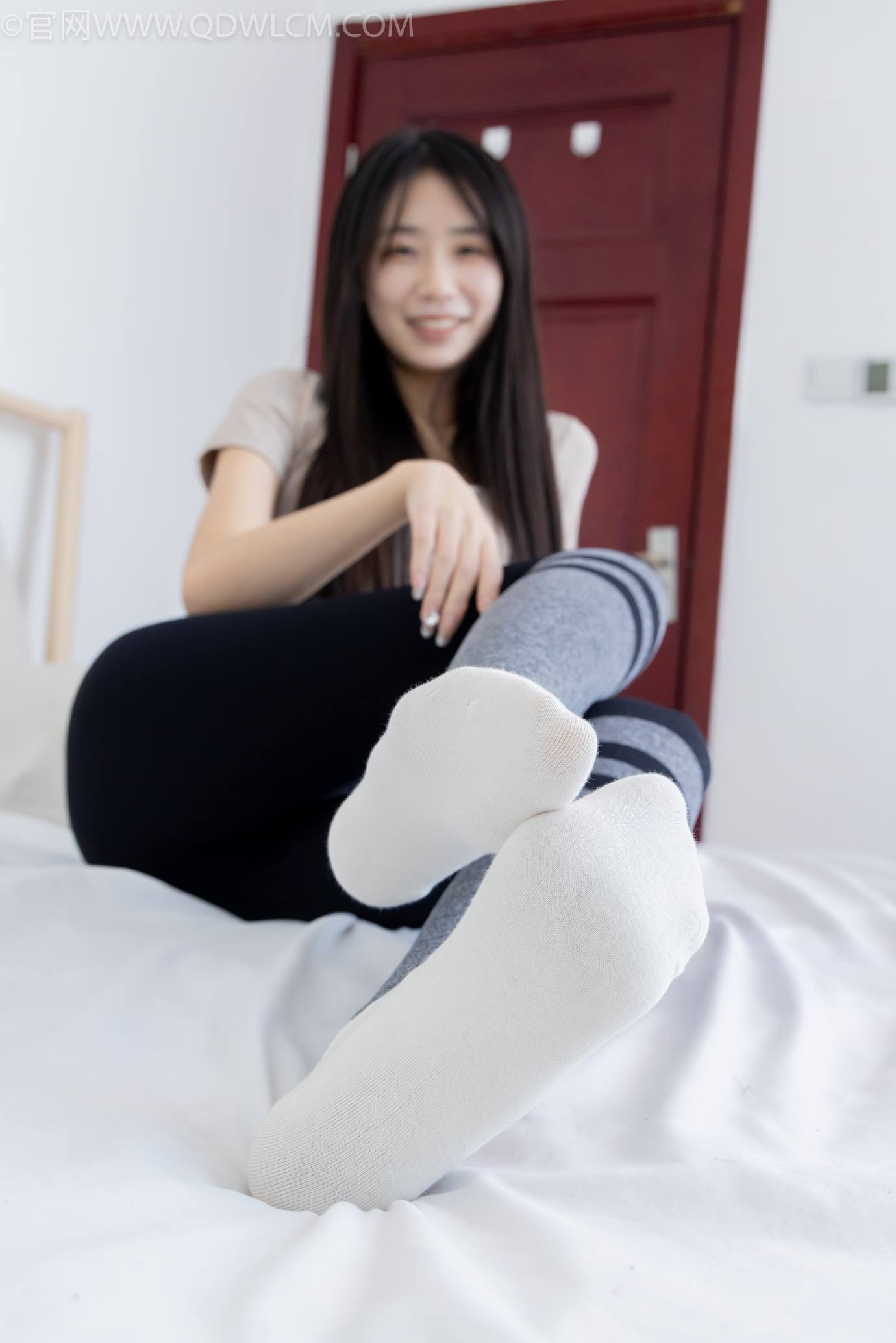 图片[113]-物恋传媒 NO.2305 菜菜-高跟长靴、短白棉袜、裸足[152P] – 速更版-美库