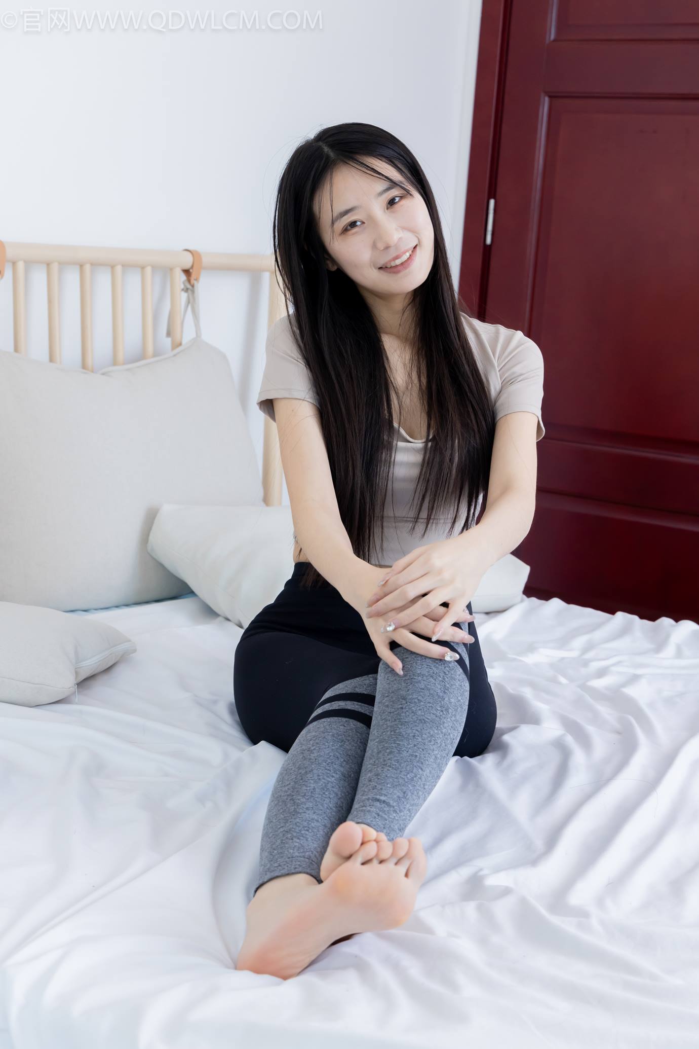 图片[117]-物恋传媒 NO.2305 菜菜-高跟长靴、短白棉袜、裸足[152P] – 速更版-美库