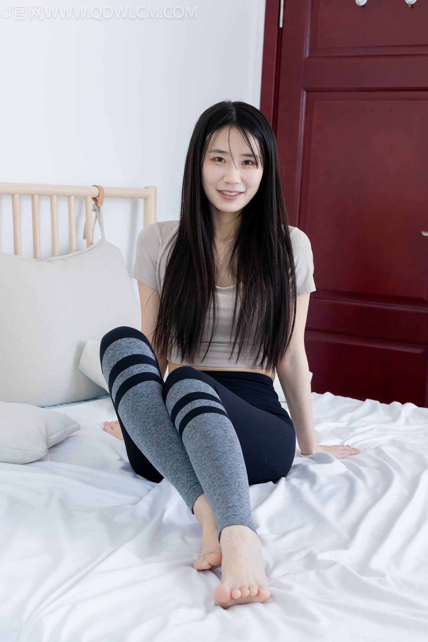 图片[119]-物恋传媒 NO.2305 菜菜-高跟长靴、短白棉袜、裸足[152P] – 速更版-美库