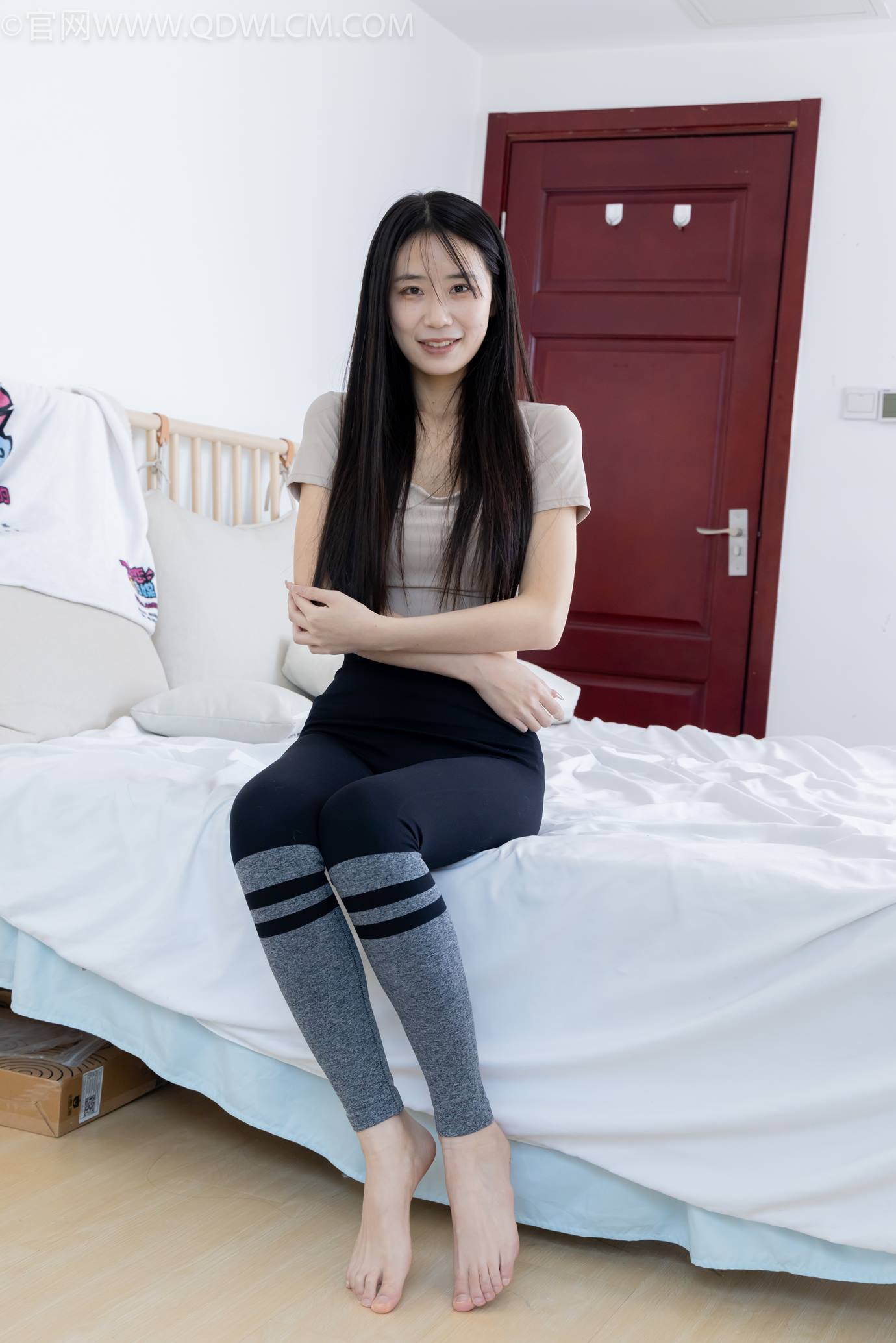 图片[137]-物恋传媒 NO.2305 菜菜-高跟长靴、短白棉袜、裸足[152P] – 速更版-美库