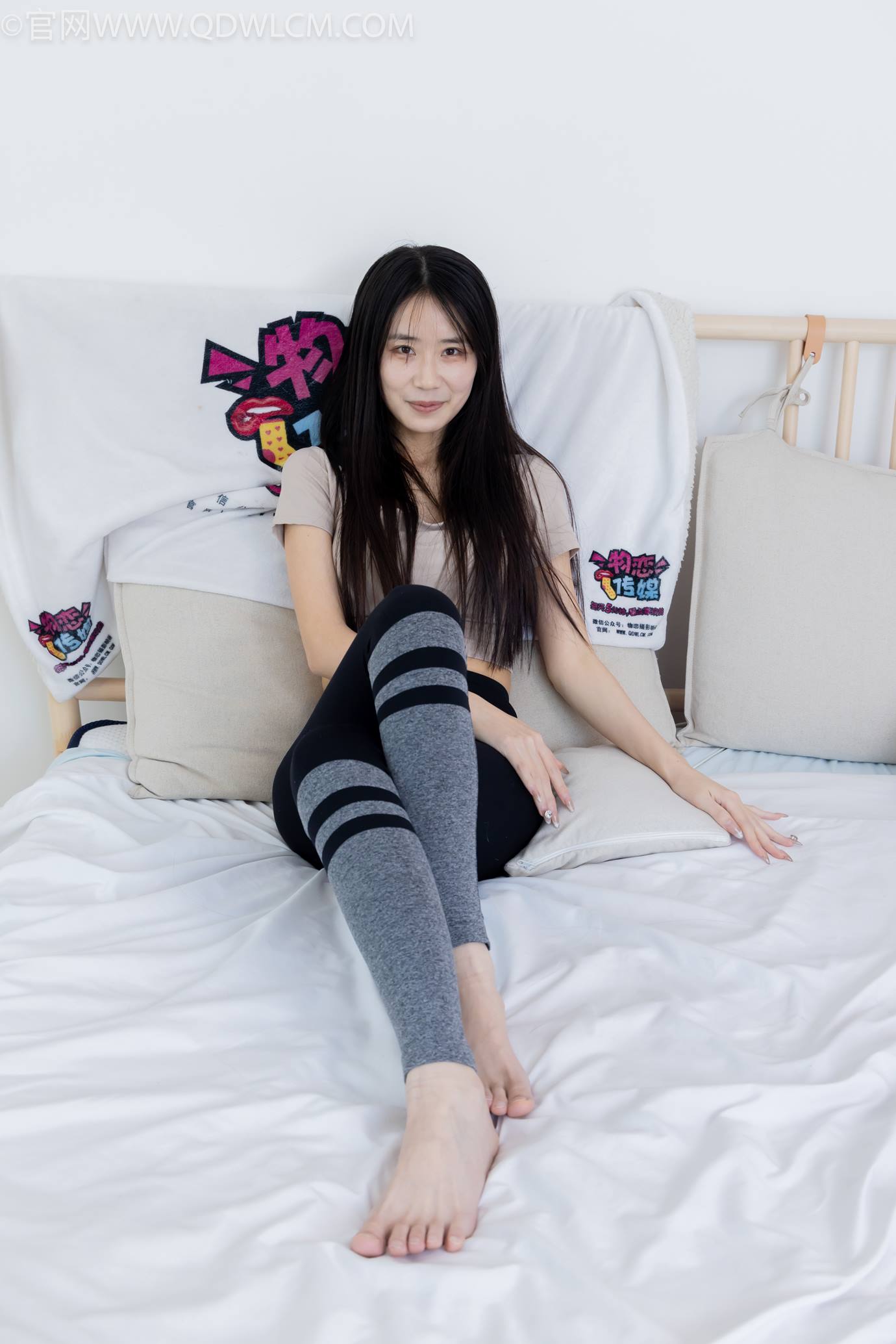 图片[142]-物恋传媒 NO.2305 菜菜-高跟长靴、短白棉袜、裸足[152P] – 速更版-美库