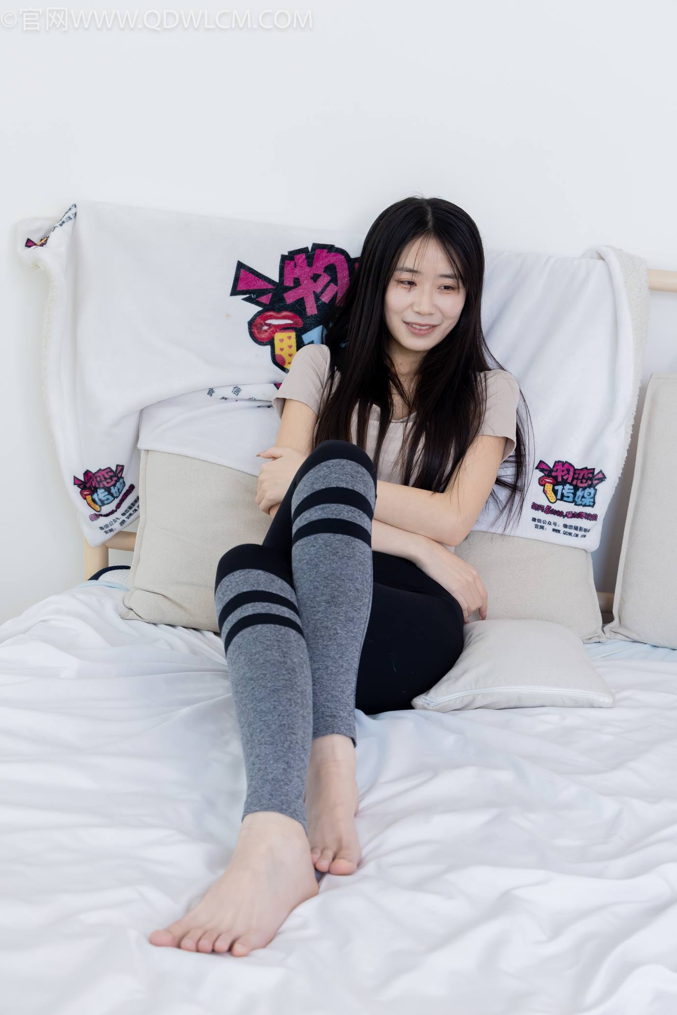 图片[144]-物恋传媒 NO.2305 菜菜-高跟长靴、短白棉袜、裸足[152P] – 速更版-美库