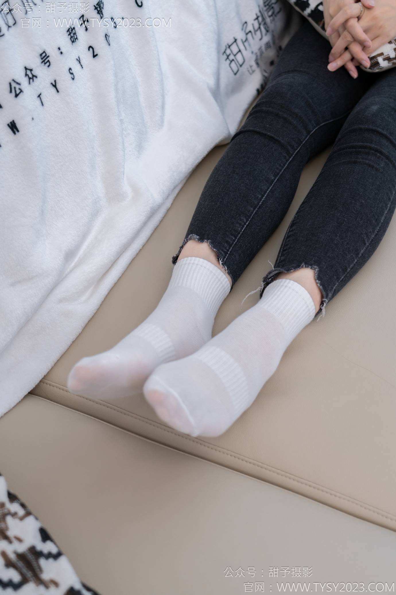 图片[20]-甜予摄影 NO.133 梦梦-长靴、白棉袜、裸足[111P] – 速更版-美库