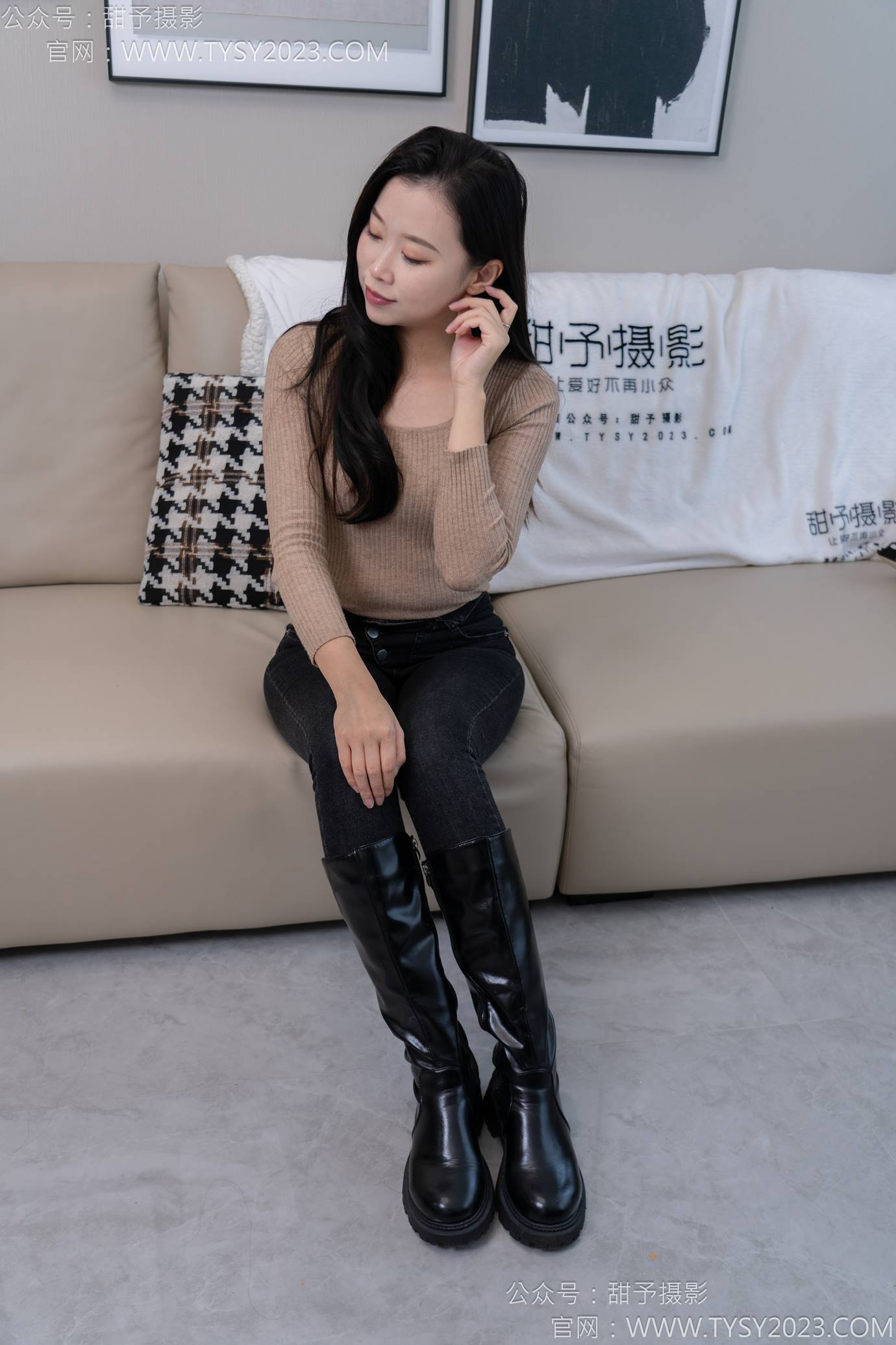 图片[25]-甜予摄影 NO.133 梦梦-长靴、白棉袜、裸足[111P] – 速更版-美库