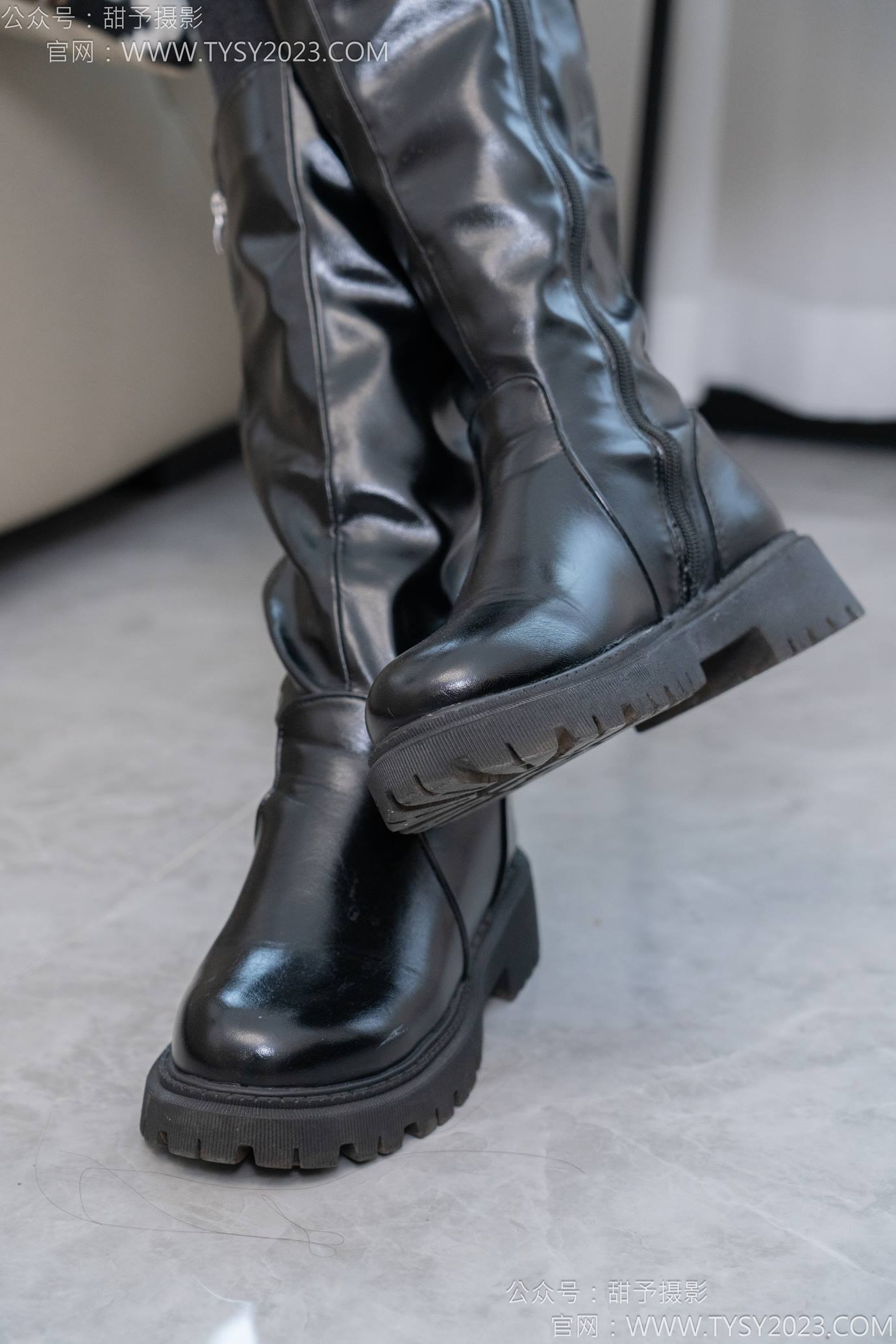 图片[39]-甜予摄影 NO.133 梦梦-长靴、白棉袜、裸足[111P] – 速更版-美库