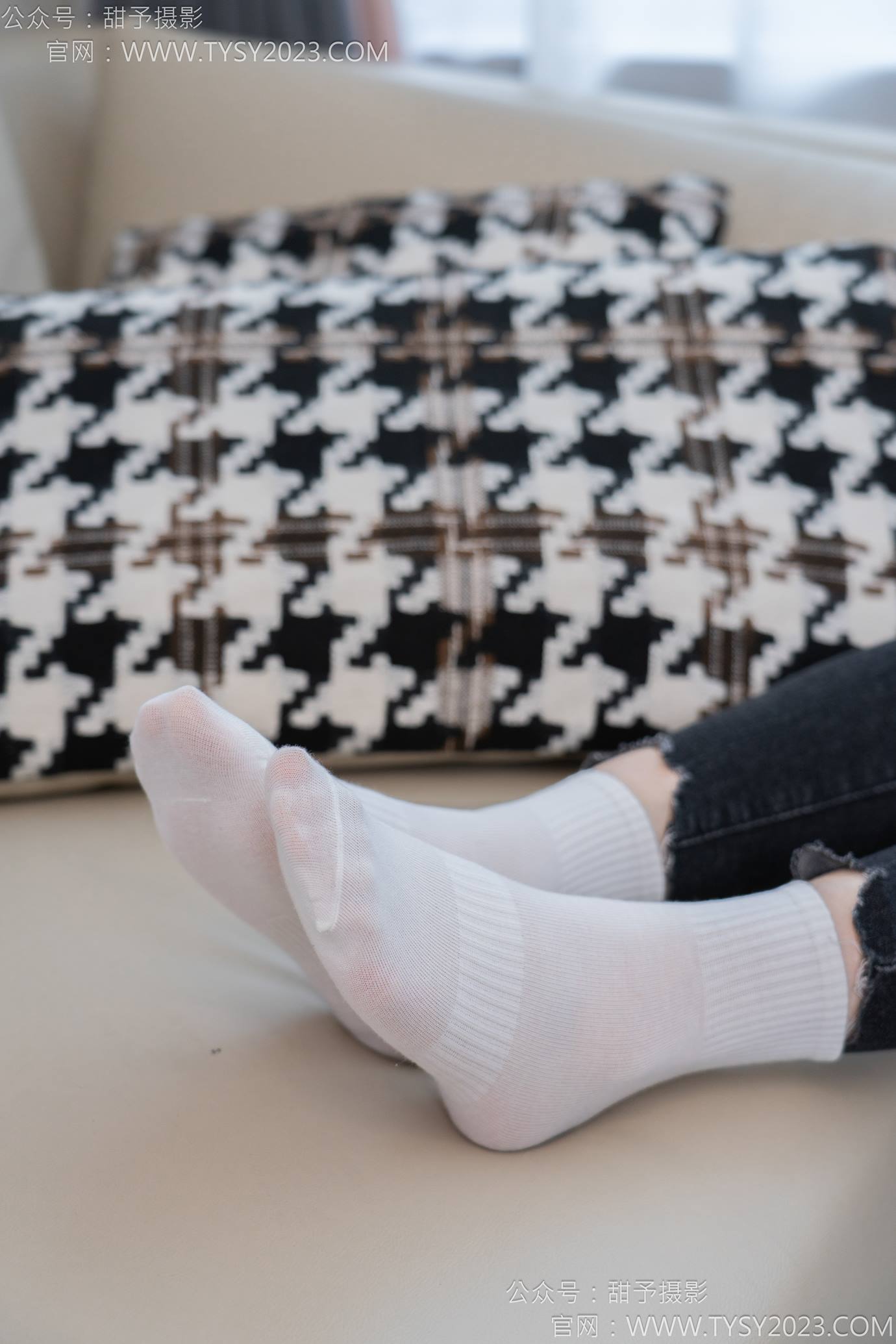 图片[46]-甜予摄影 NO.133 梦梦-长靴、白棉袜、裸足[111P] – 速更版-美库